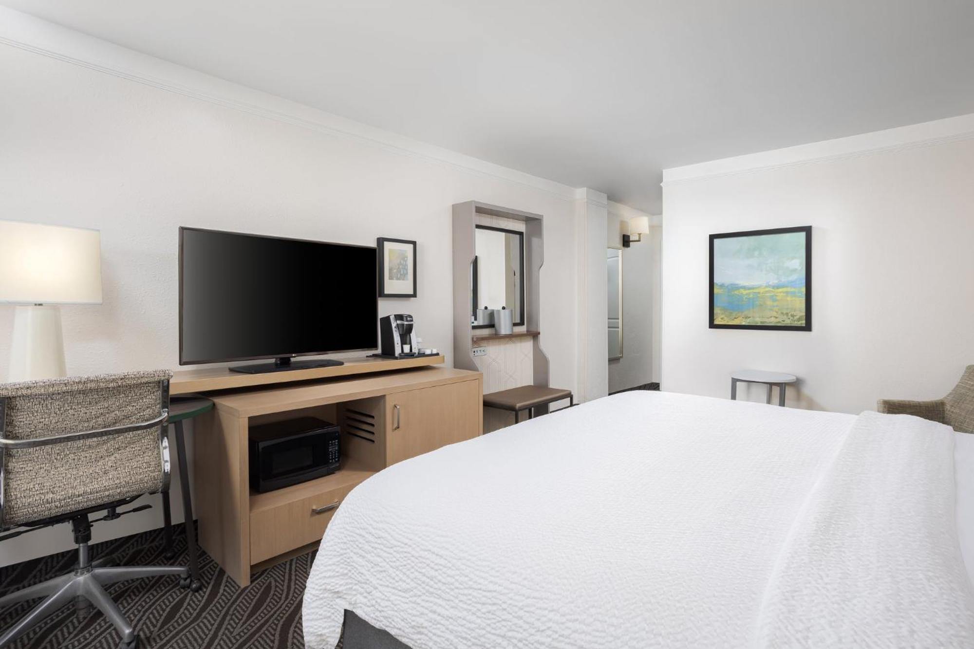 Standard King Room