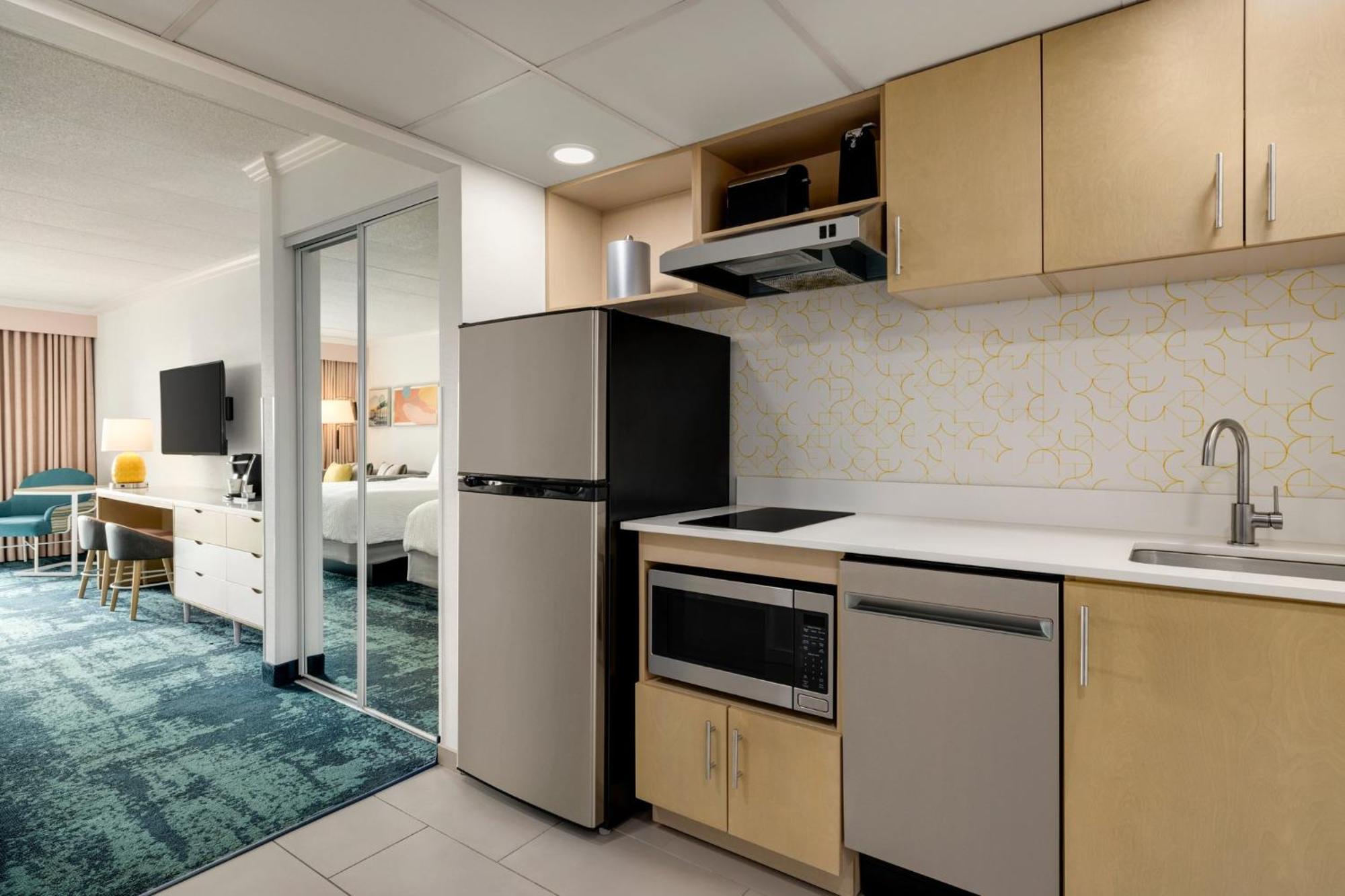 Queen Suite Two Queen Beds City View Communications Accessible