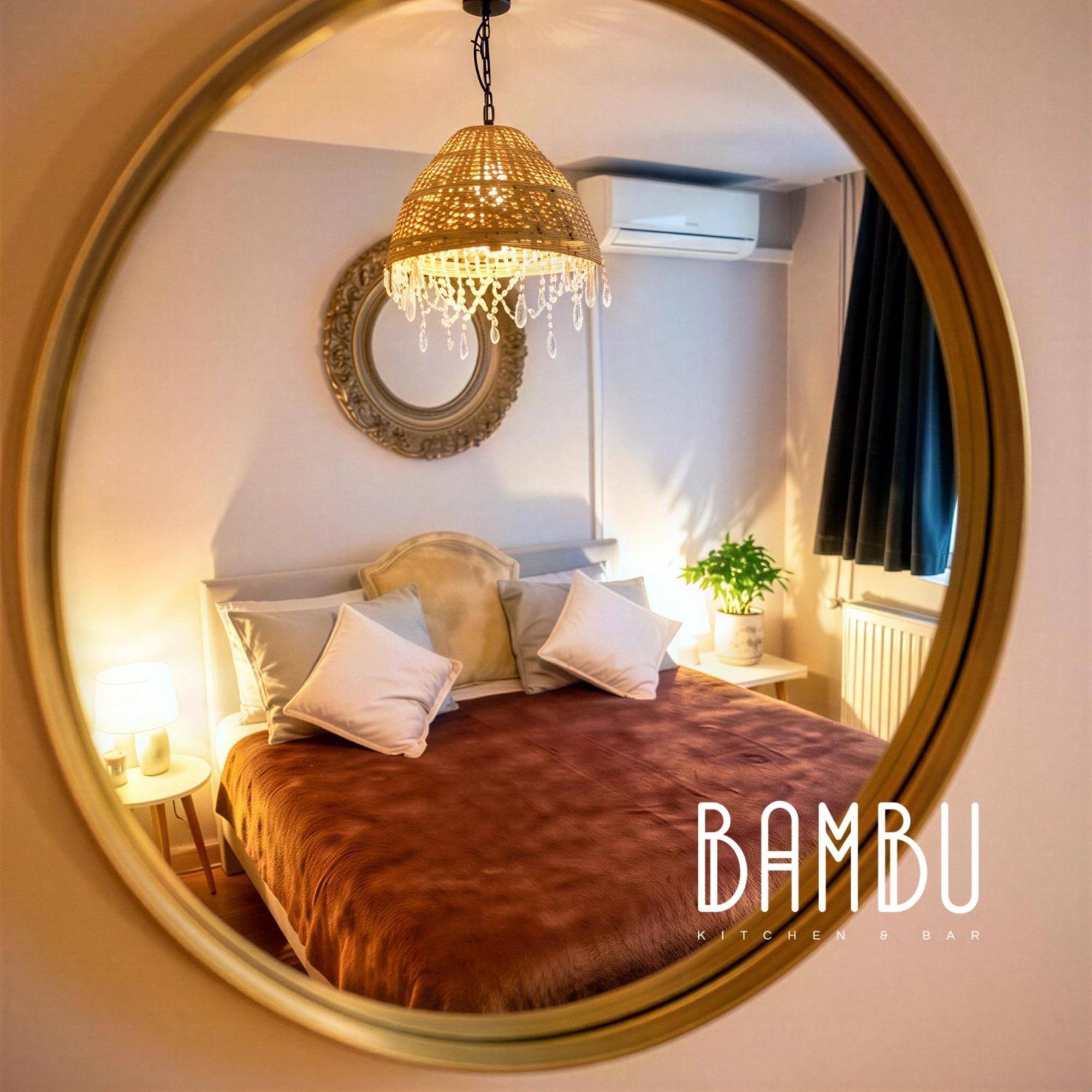 Deluxe Double Room Pink room first floor