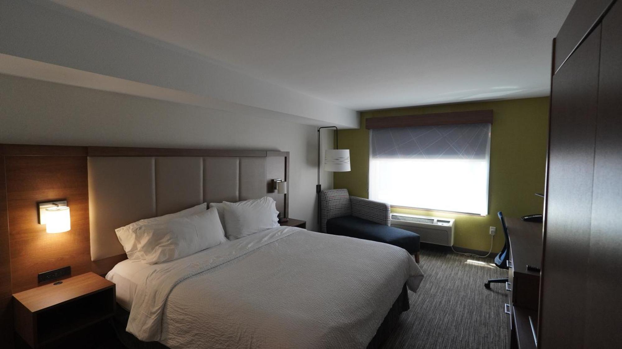 King Room Mobility Access or Hearing Accessible