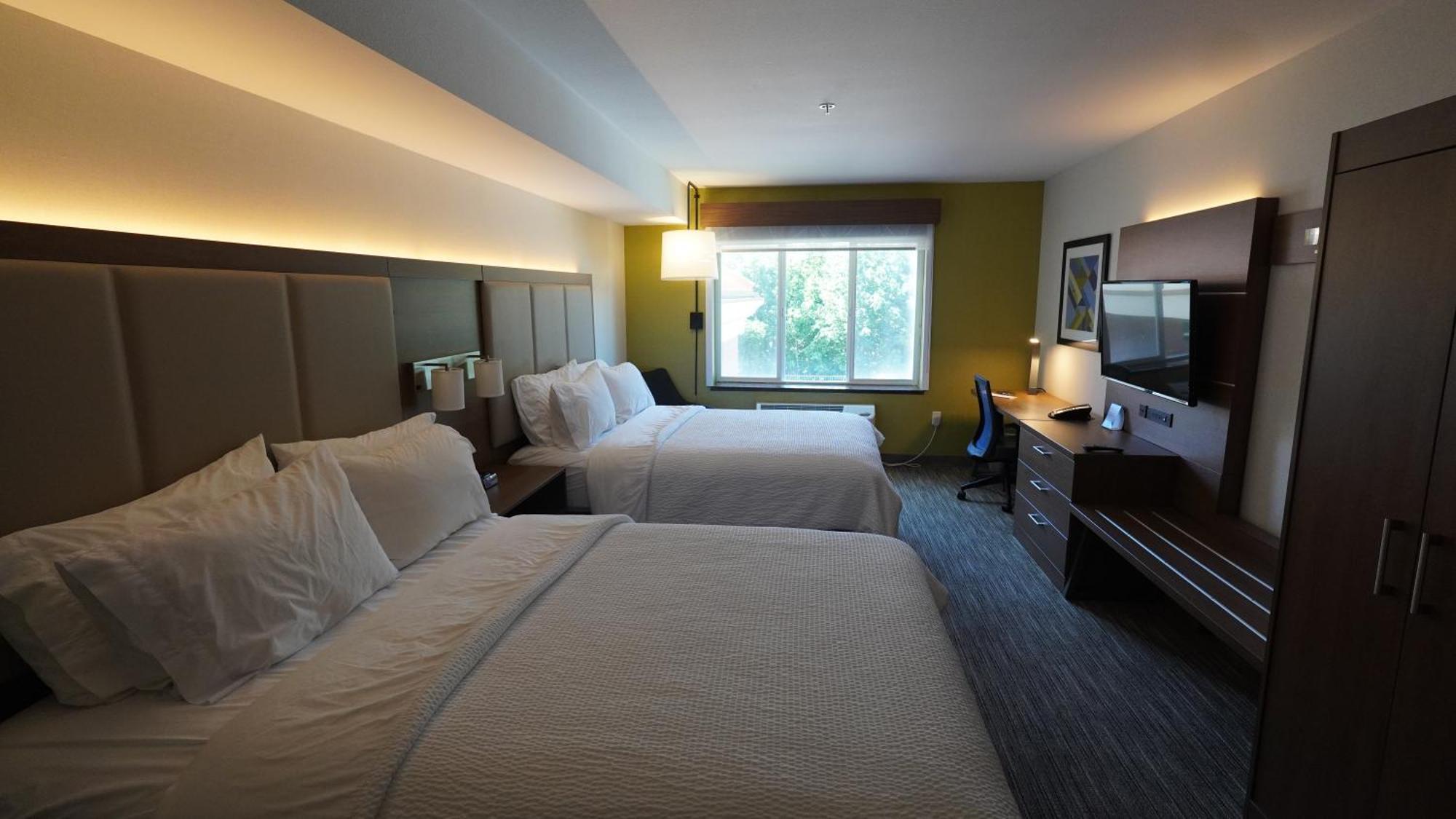 Standard Room Two Queen Beds
