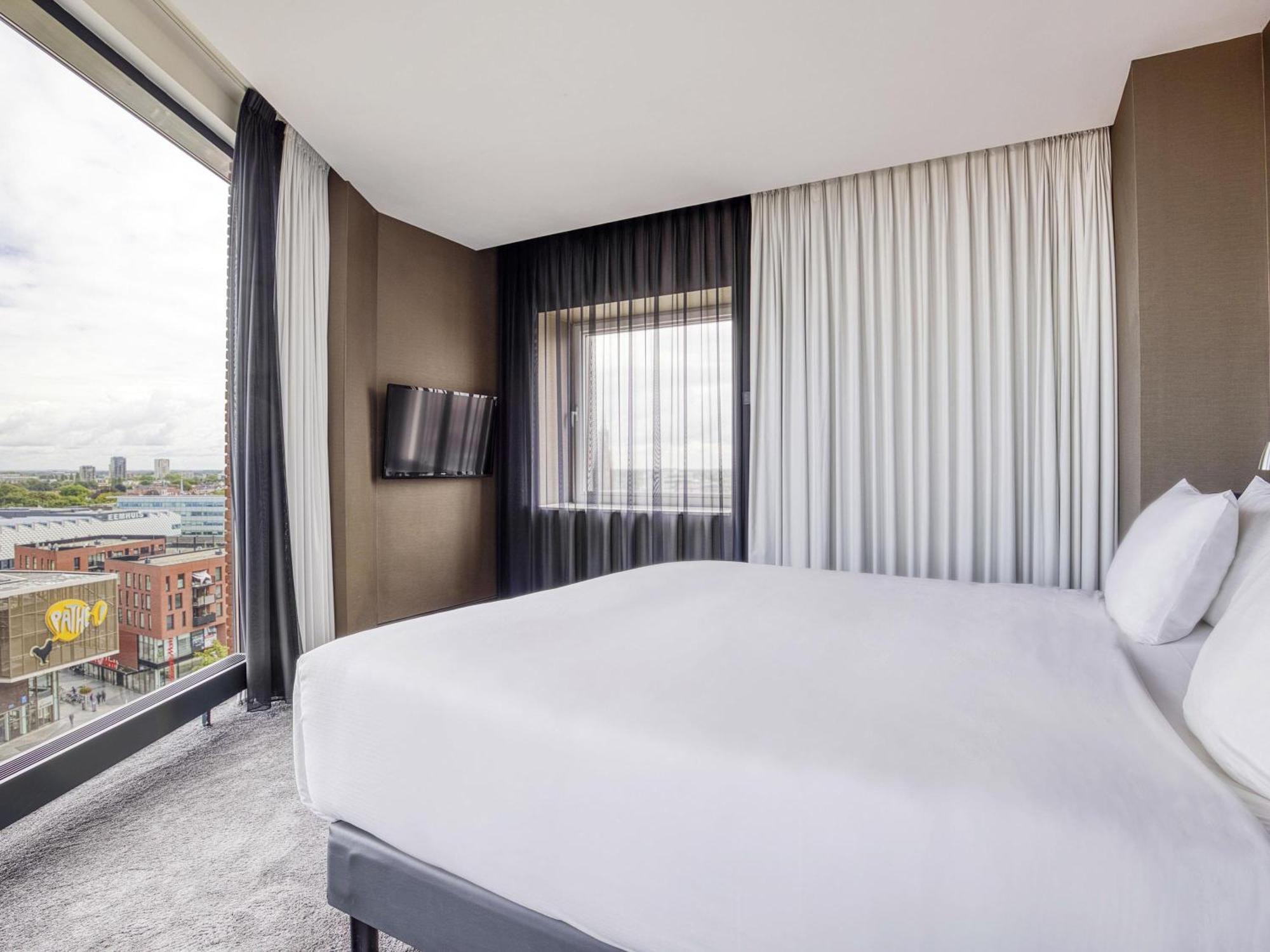 Deluxe Suite One Double Bed