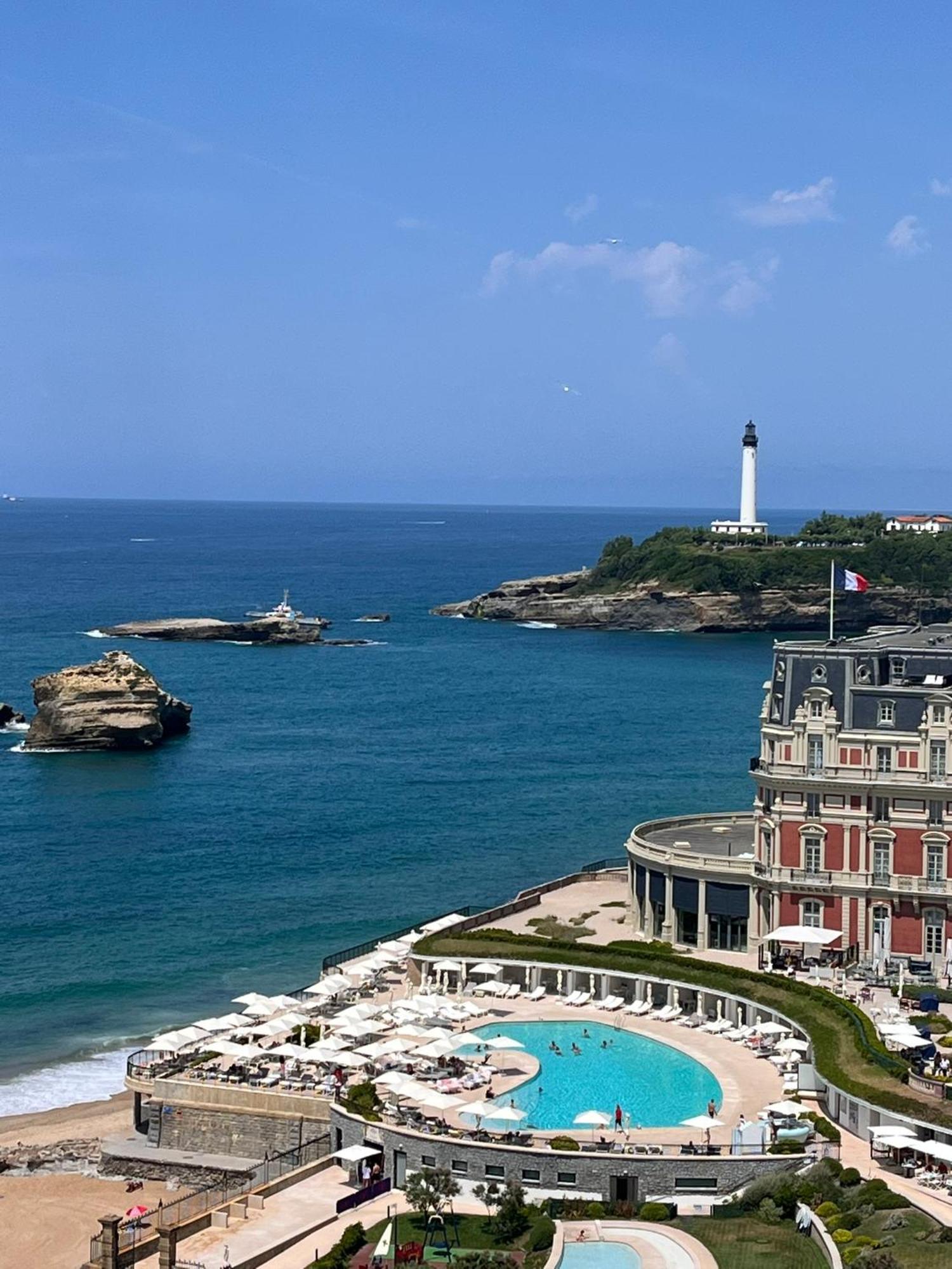 One-Bedroom Apartment Sea View