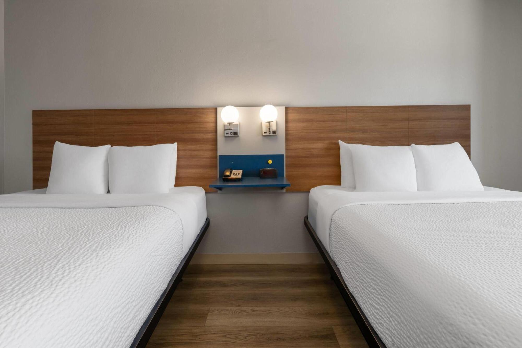 Queen Room Two Queen Beds Non-Smoking