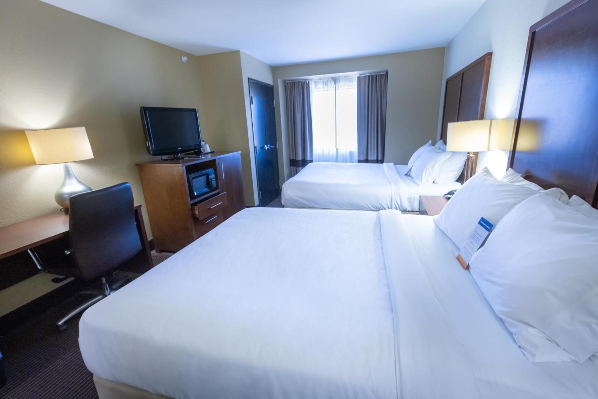 Queen Room Two Queen Beds Non-Smoking