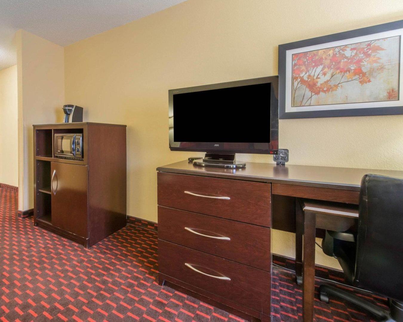 King Suite Accessible or Non-Smoking