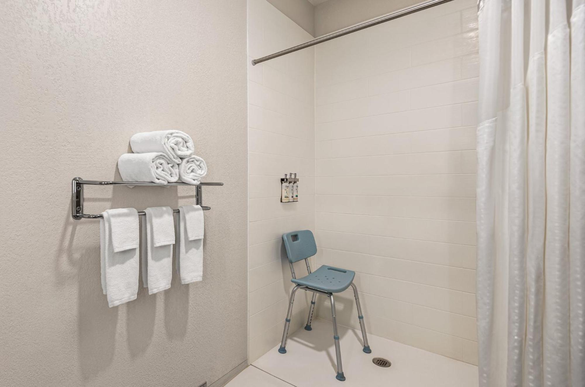 Standard Queen Room Two Queen Beds Roll Shower Mobility Access