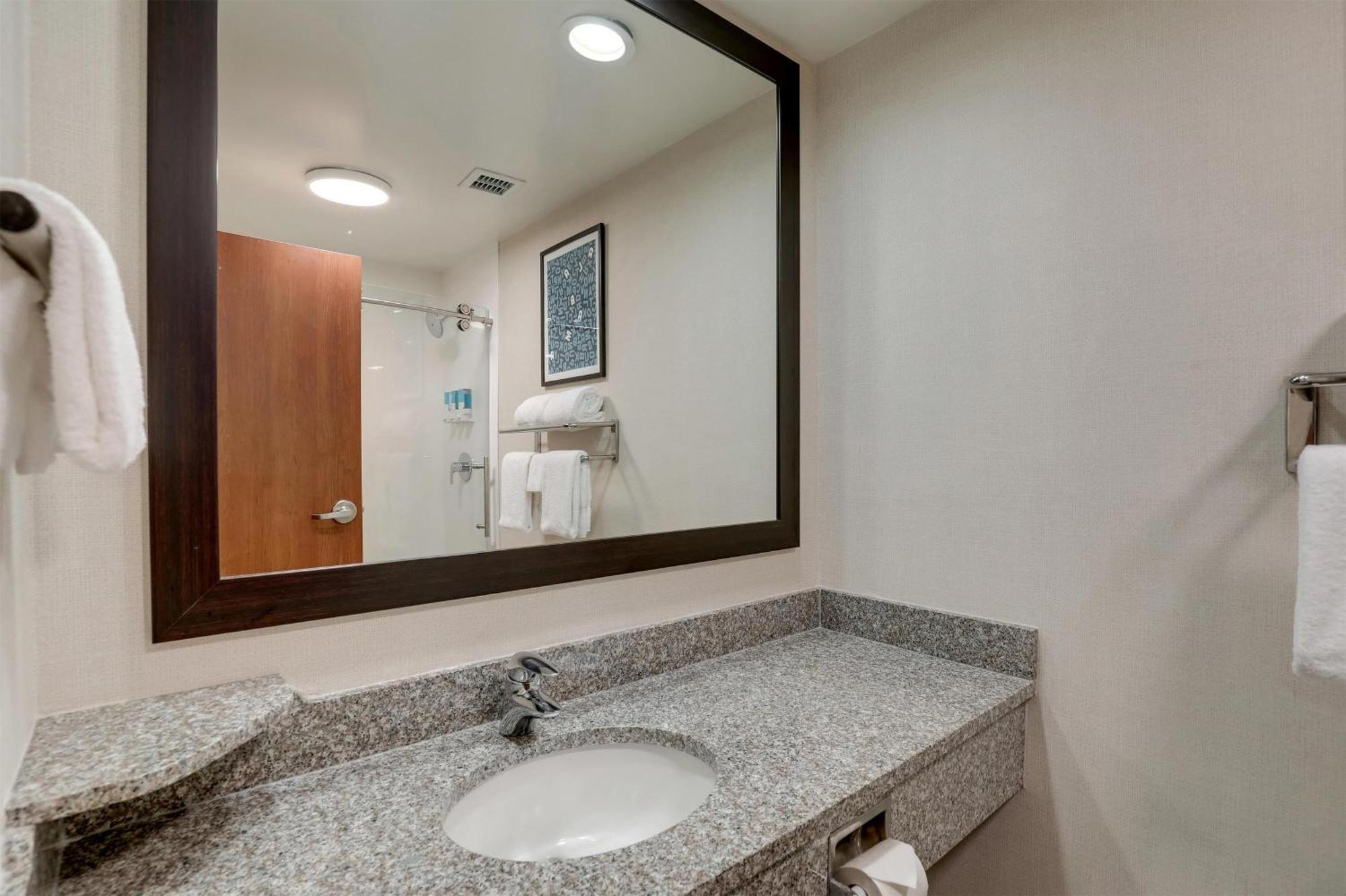 Deluxe Queen Room Two Queen Beds