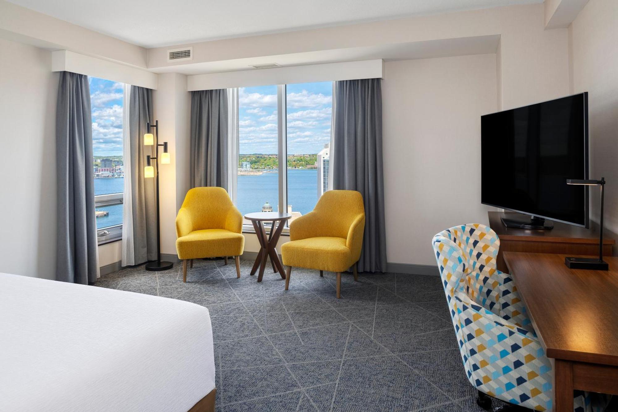 Corner King Room