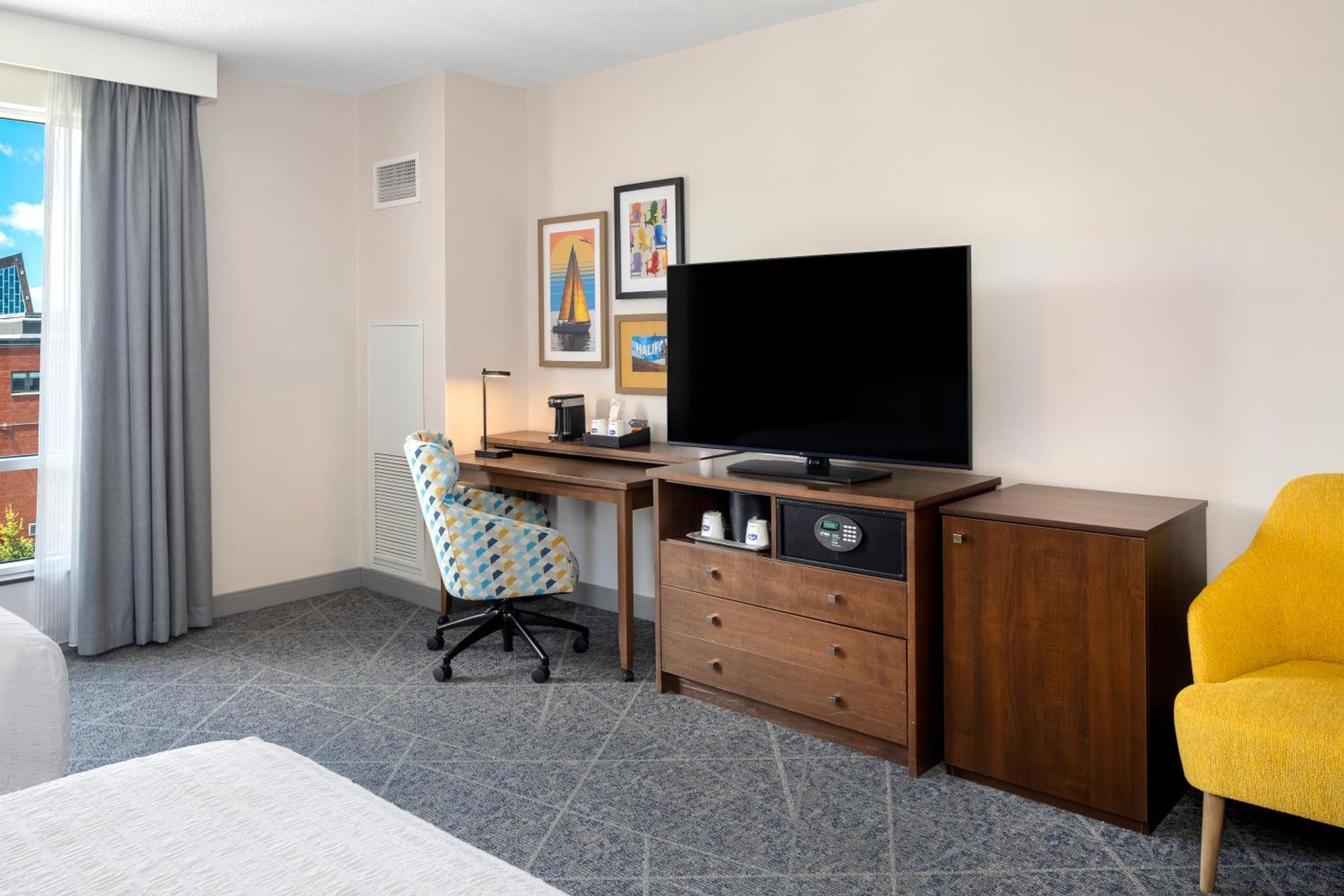 Queen Room Two Queen Beds Hearing Access or Non-Smoking