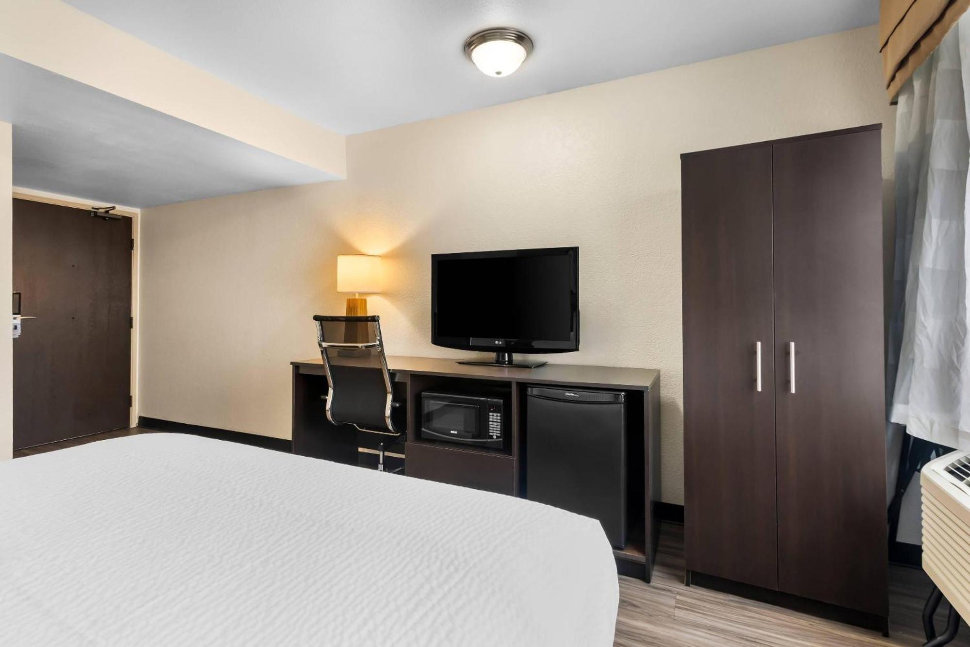 Queen Room First Floor Accessible or Non-Smoking