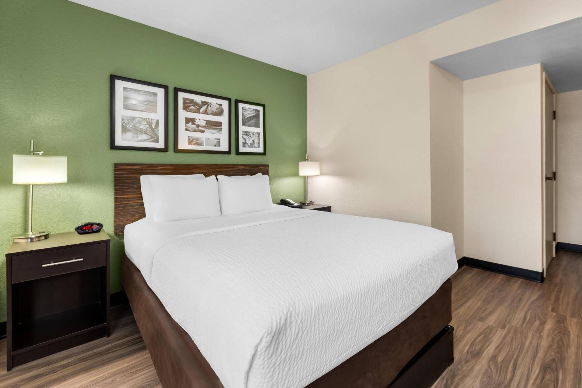 Queen Room First Floor Accessible or Non-Smoking