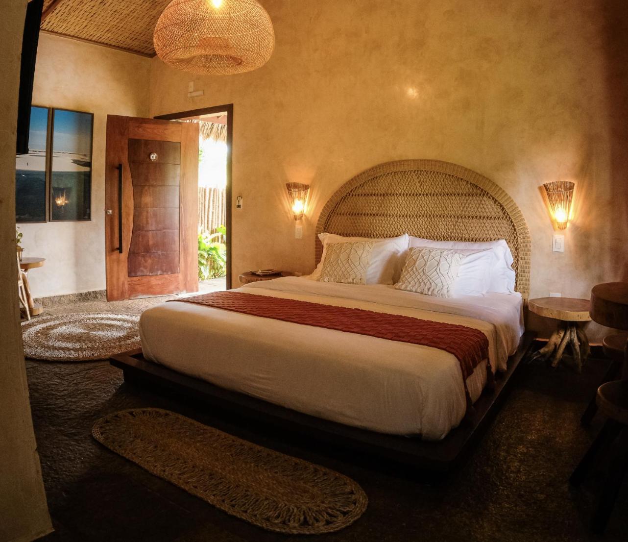 Deluxe Suite Spa Bath