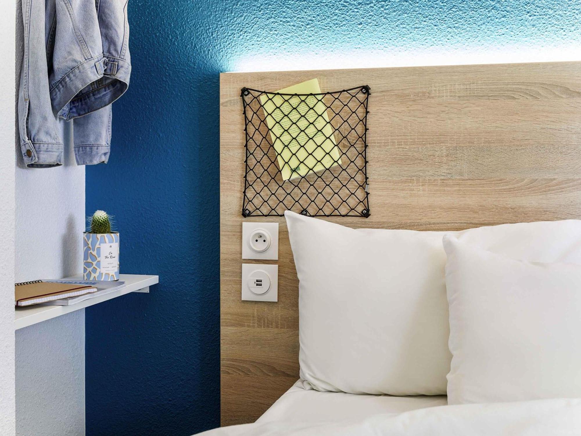 Cabrio Room Private Bathroom Mobility Access