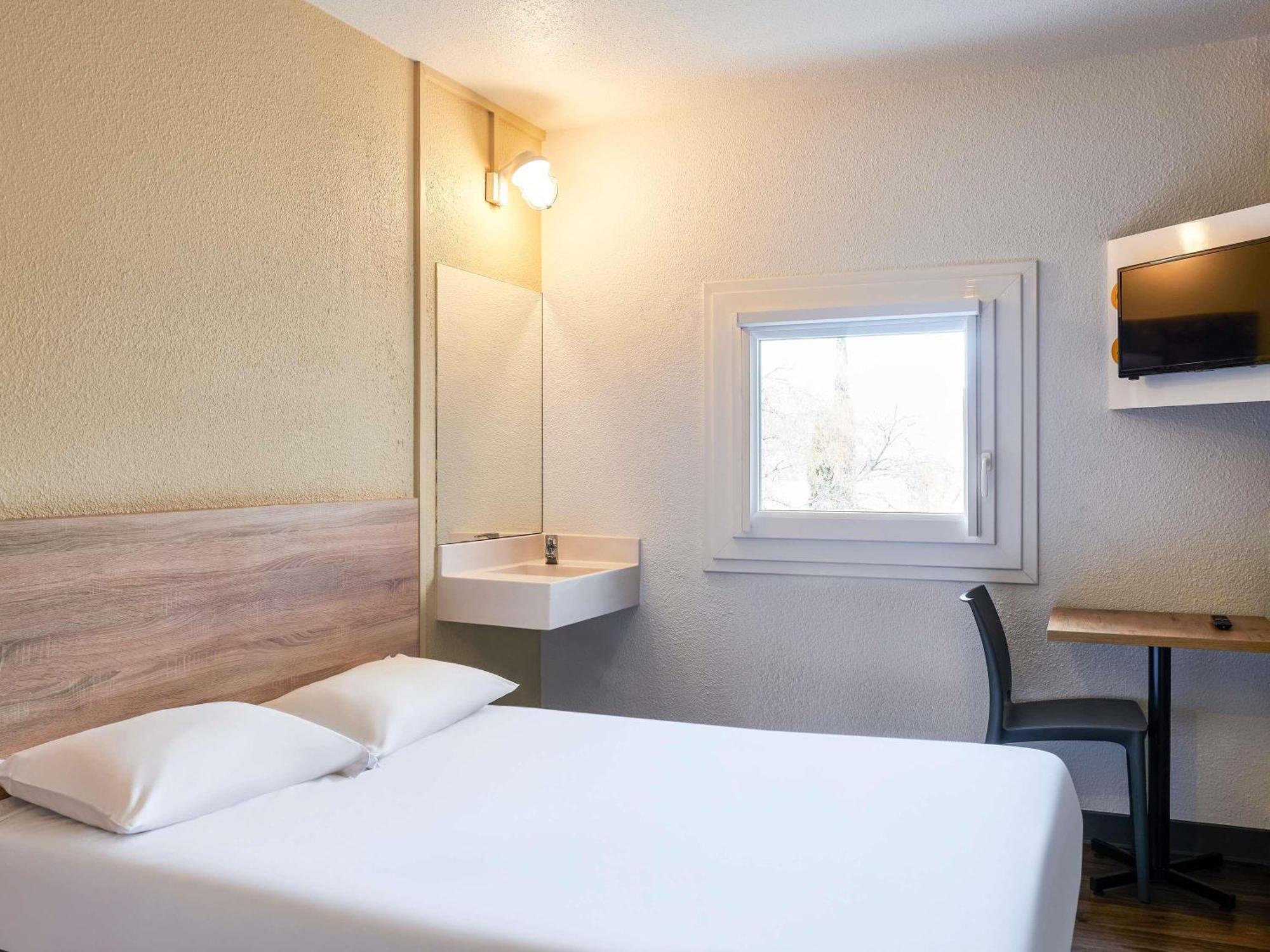 Tandem Room