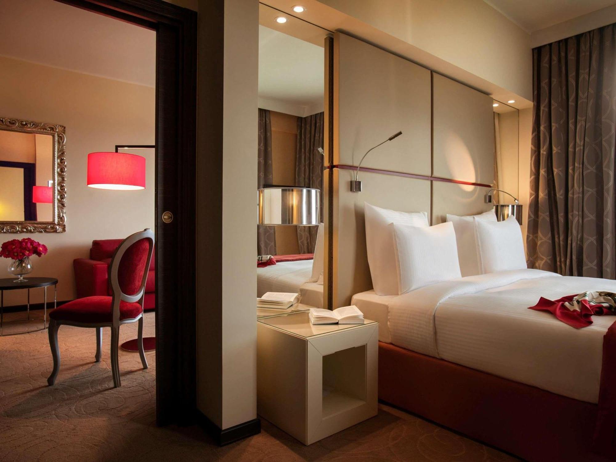 Deluxe King Suite