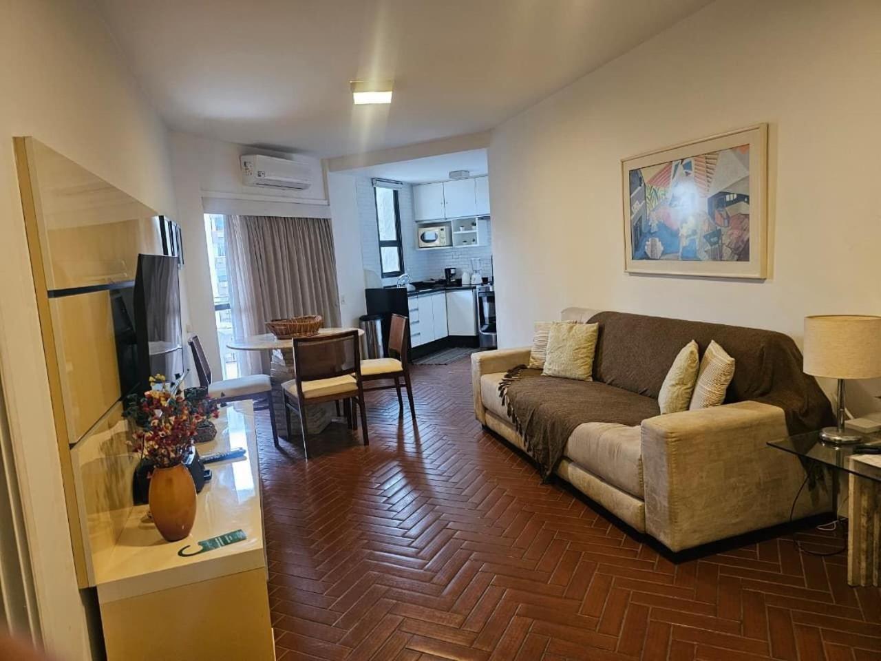 Deluxe One-Bedroom Apartment