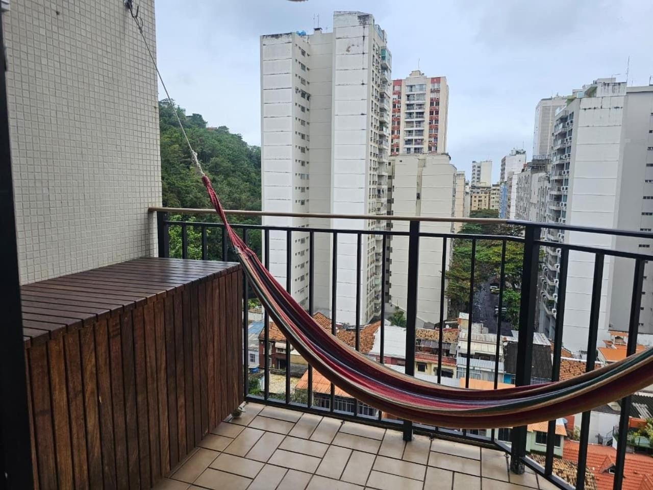 Deluxe One-Bedroom Apartment