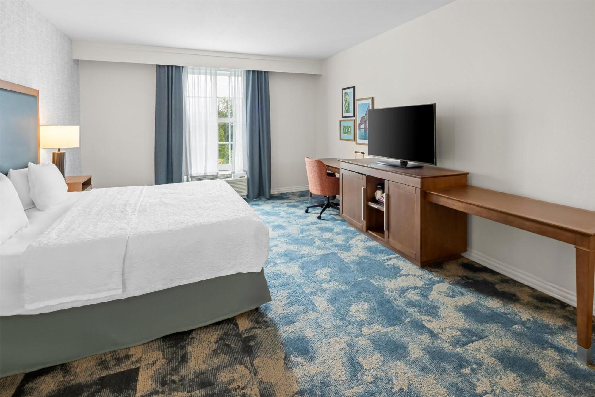 King Room Roll Shower Mobility Hearing Access or Non-Smoking