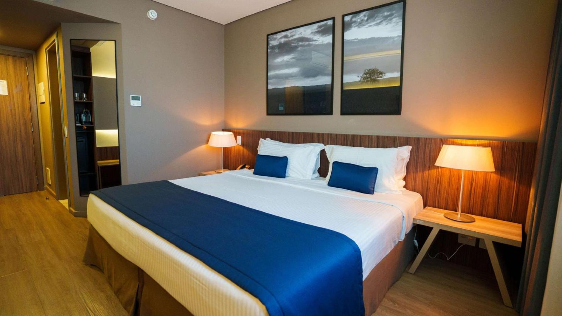 Deluxe Queen Room