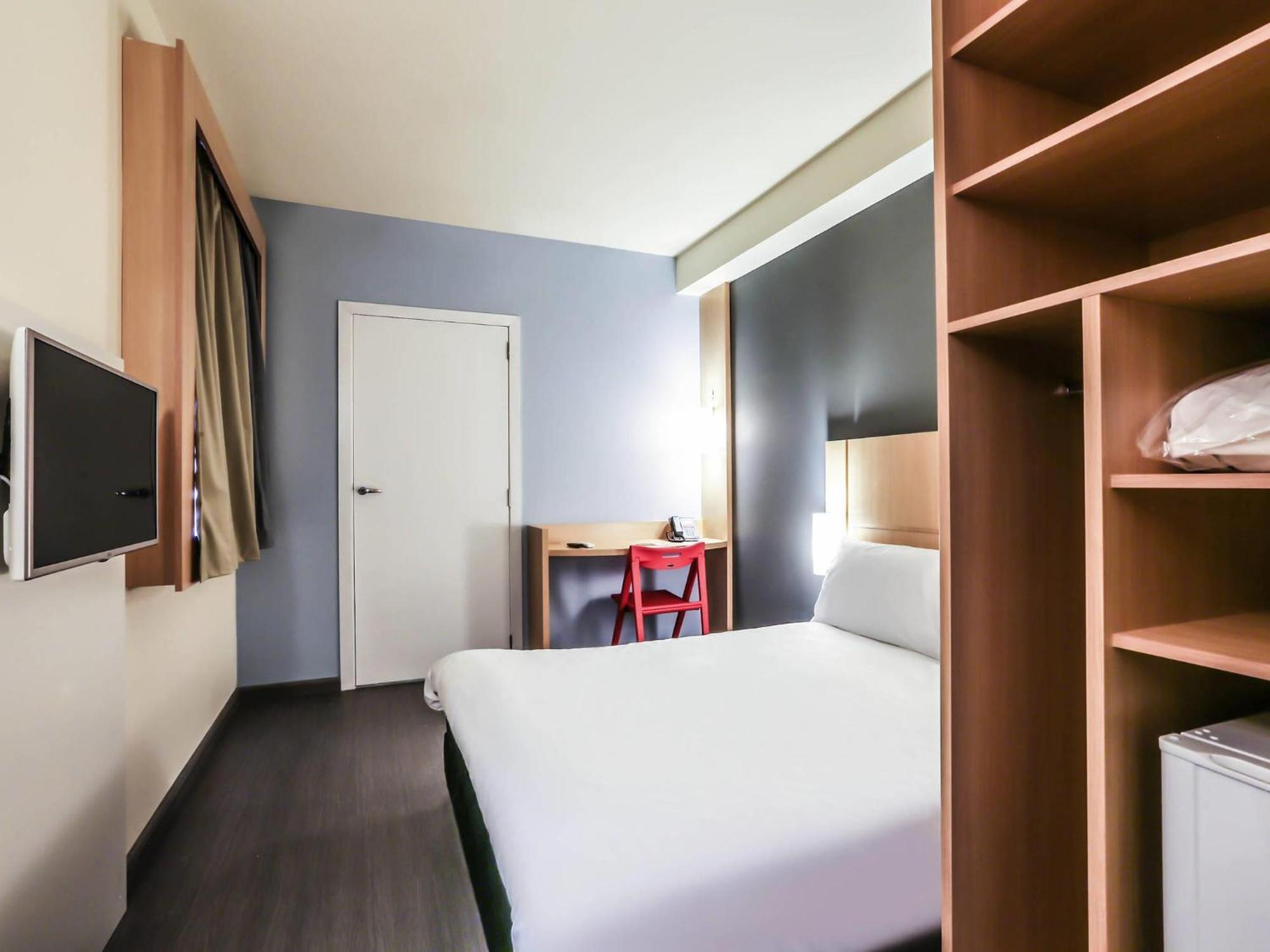 Standard Apartment One Double Bed One Single Bed