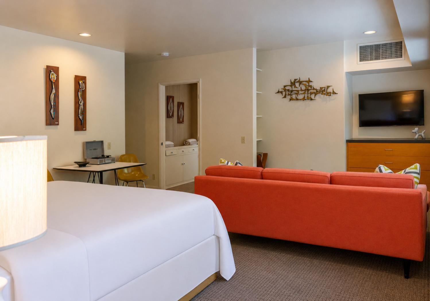 Deluxe Suite