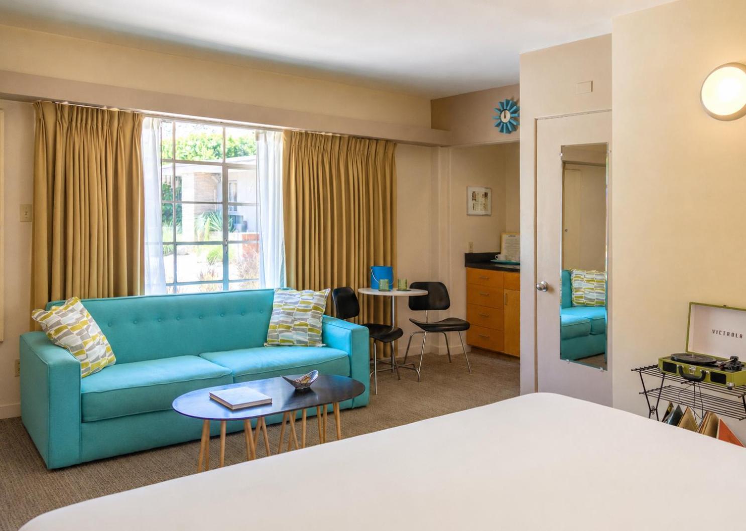 King Room Pool View