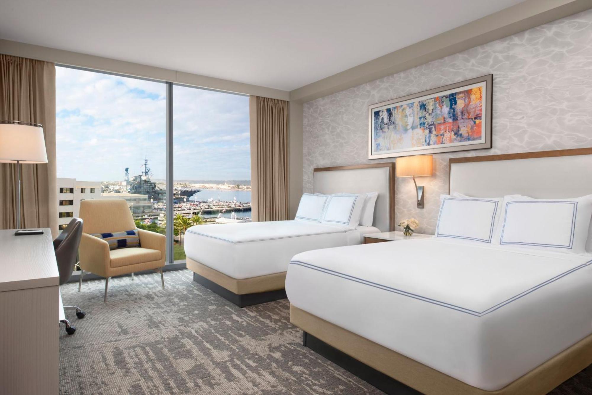 Classic Queen Room Water View
