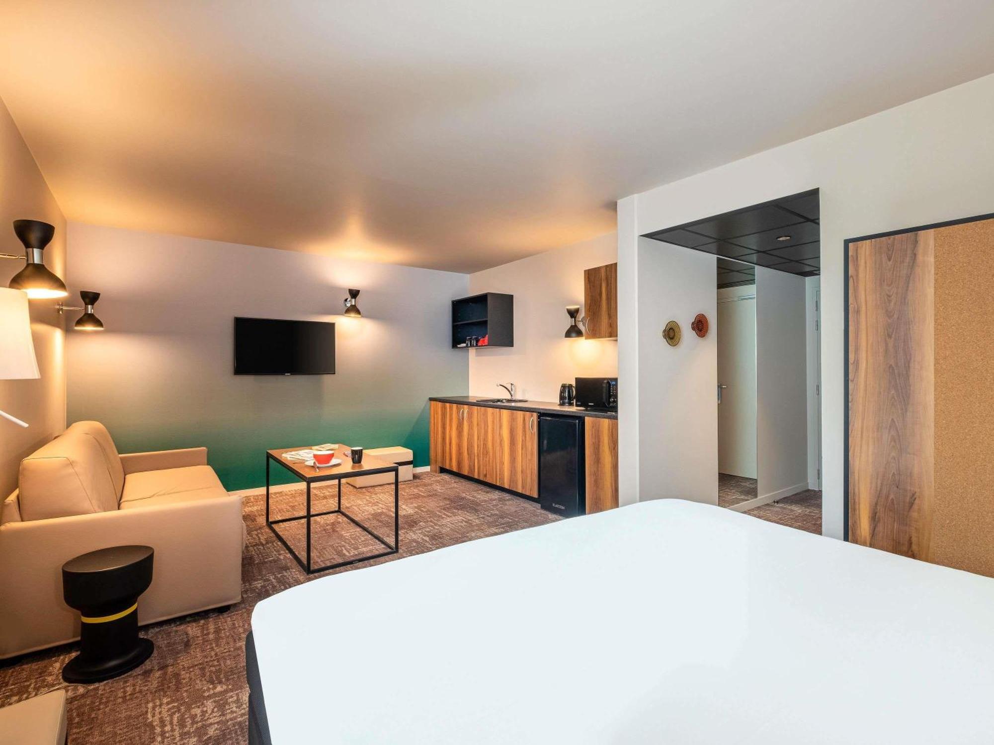 Apartment One Double Bed Two Single Beds