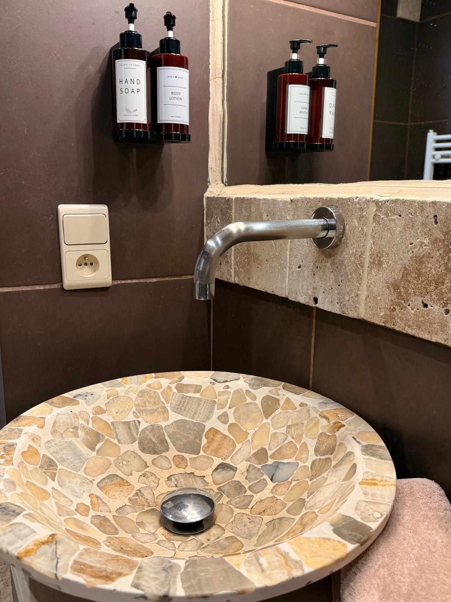 Queen Room Spa Bath