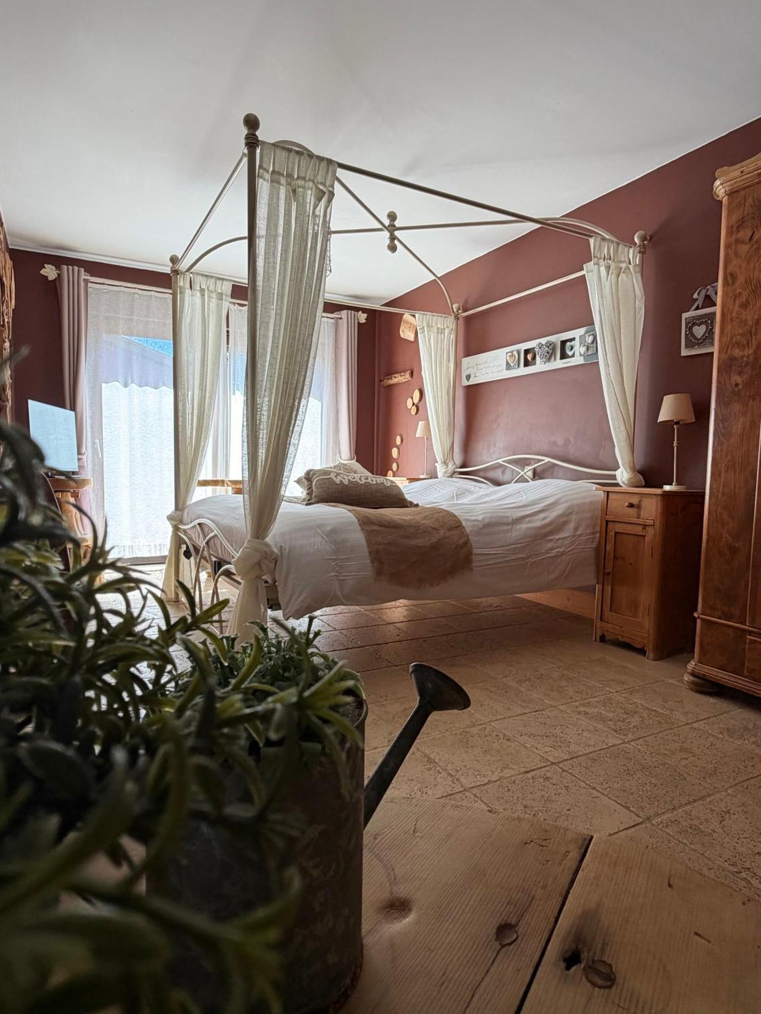 Queen Room Spa Bath