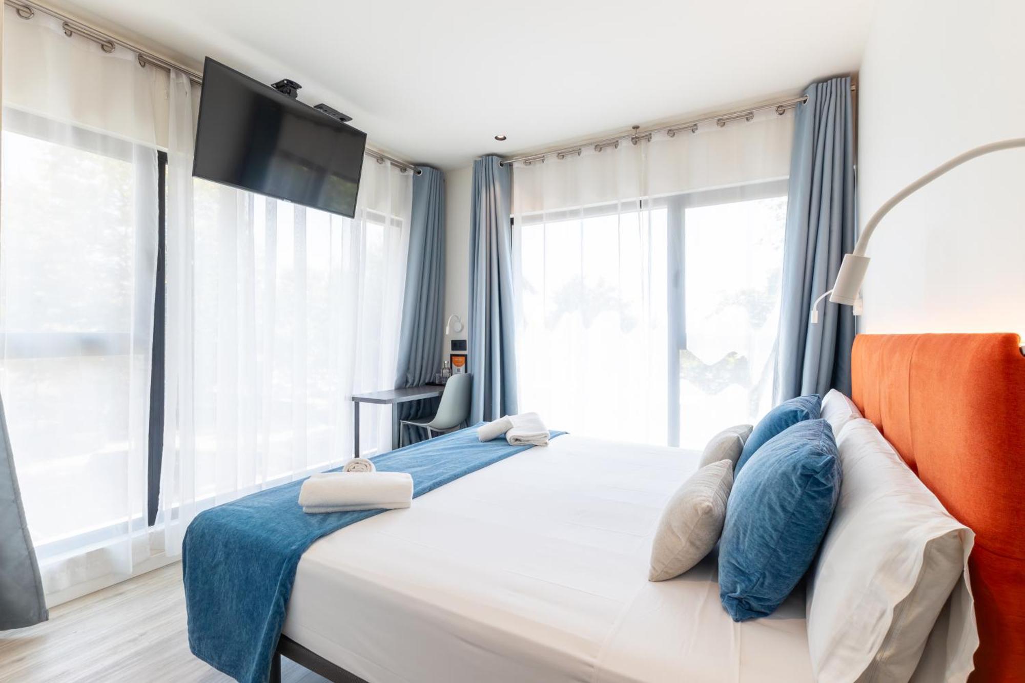 Standard King Room
