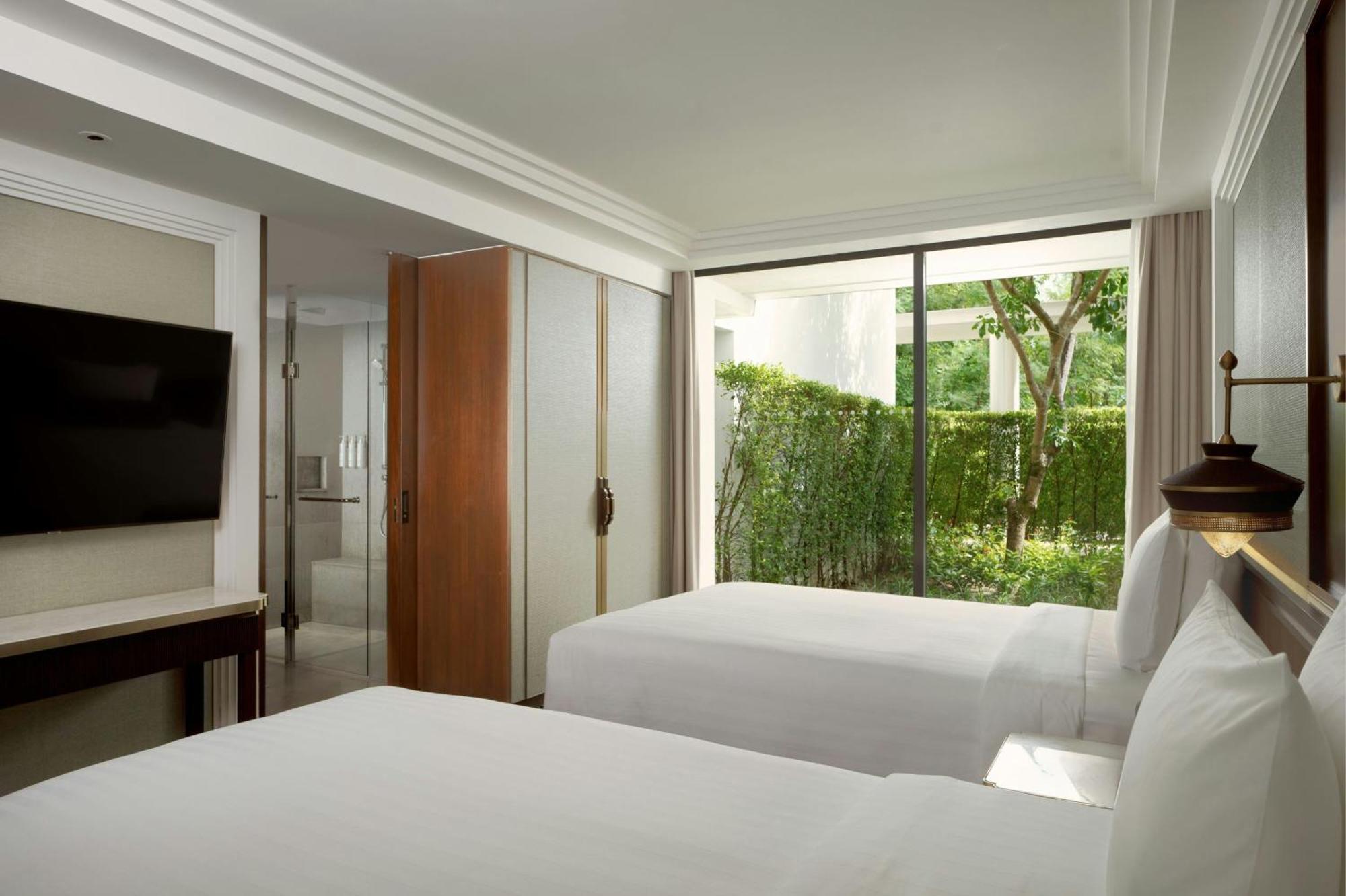 Two-Bedroom Apartment One King Bed Two Twin Beds