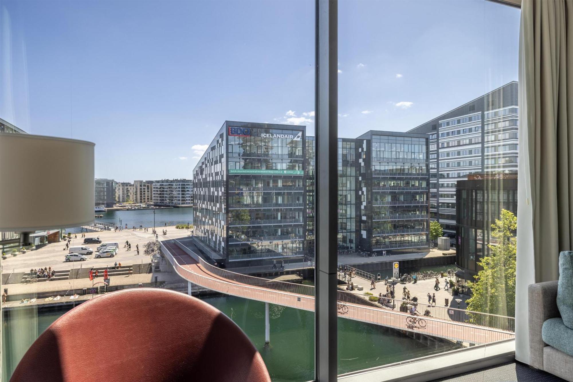 Suite w or Canal View & Lounge access