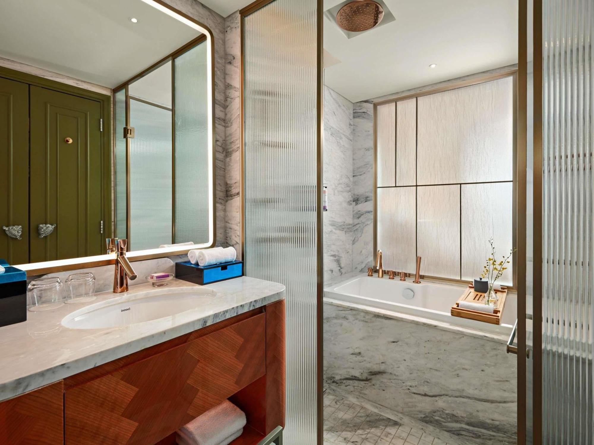 Executive King Room Lounge Access High Floor Complimentary daily chocolate hour 5-6pm