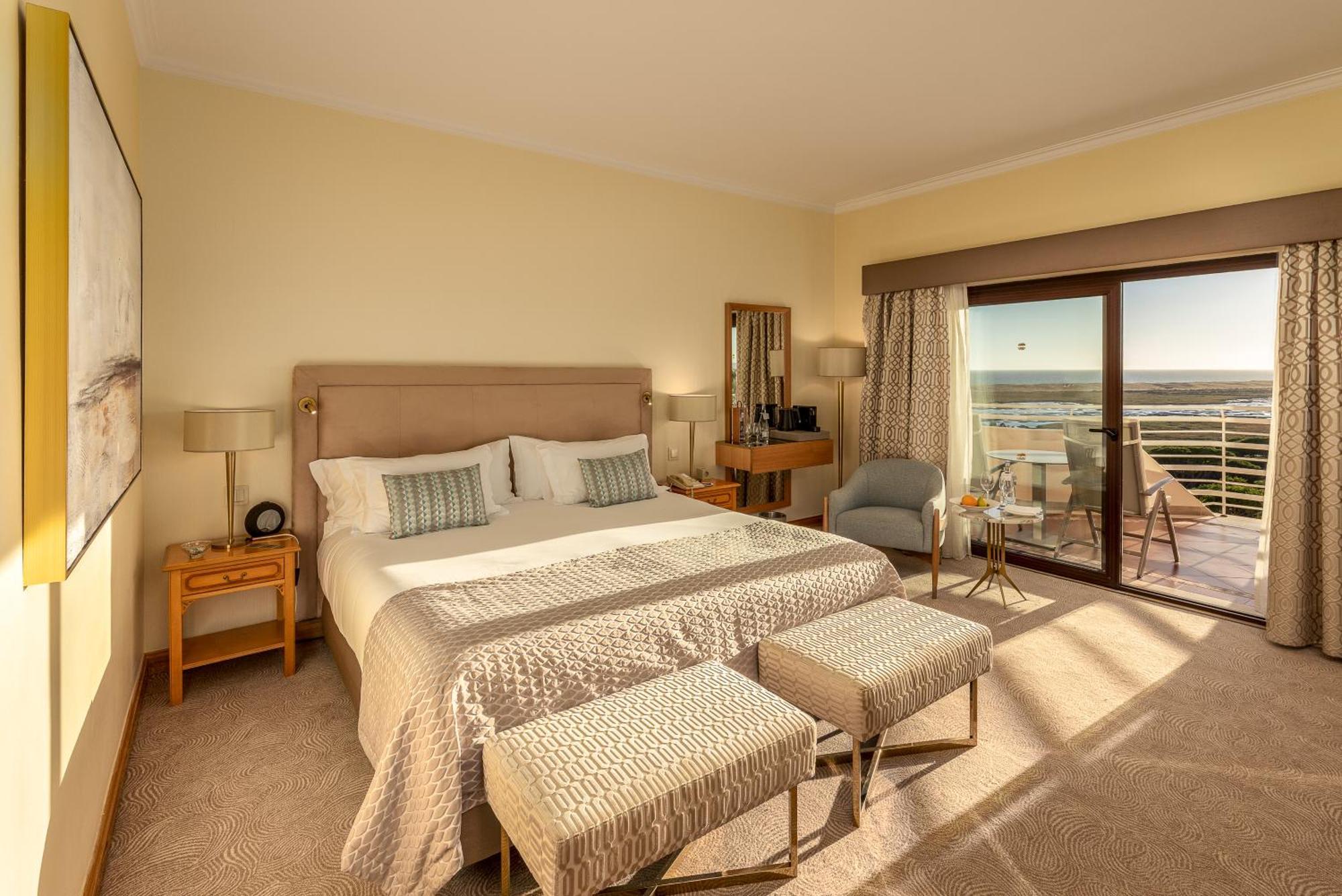 Double or Twin Room Sea View