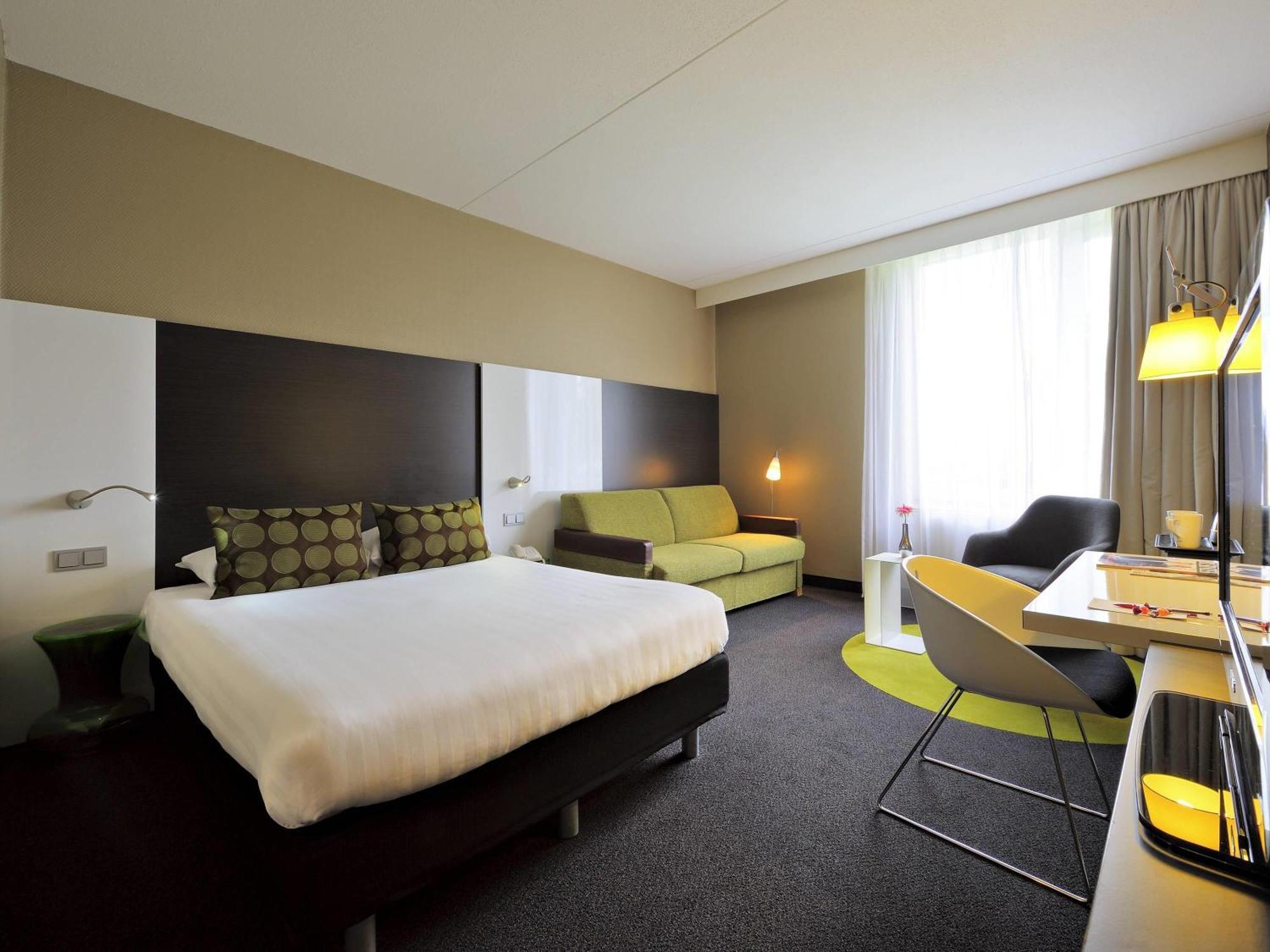 Privilege Double Room Sofa