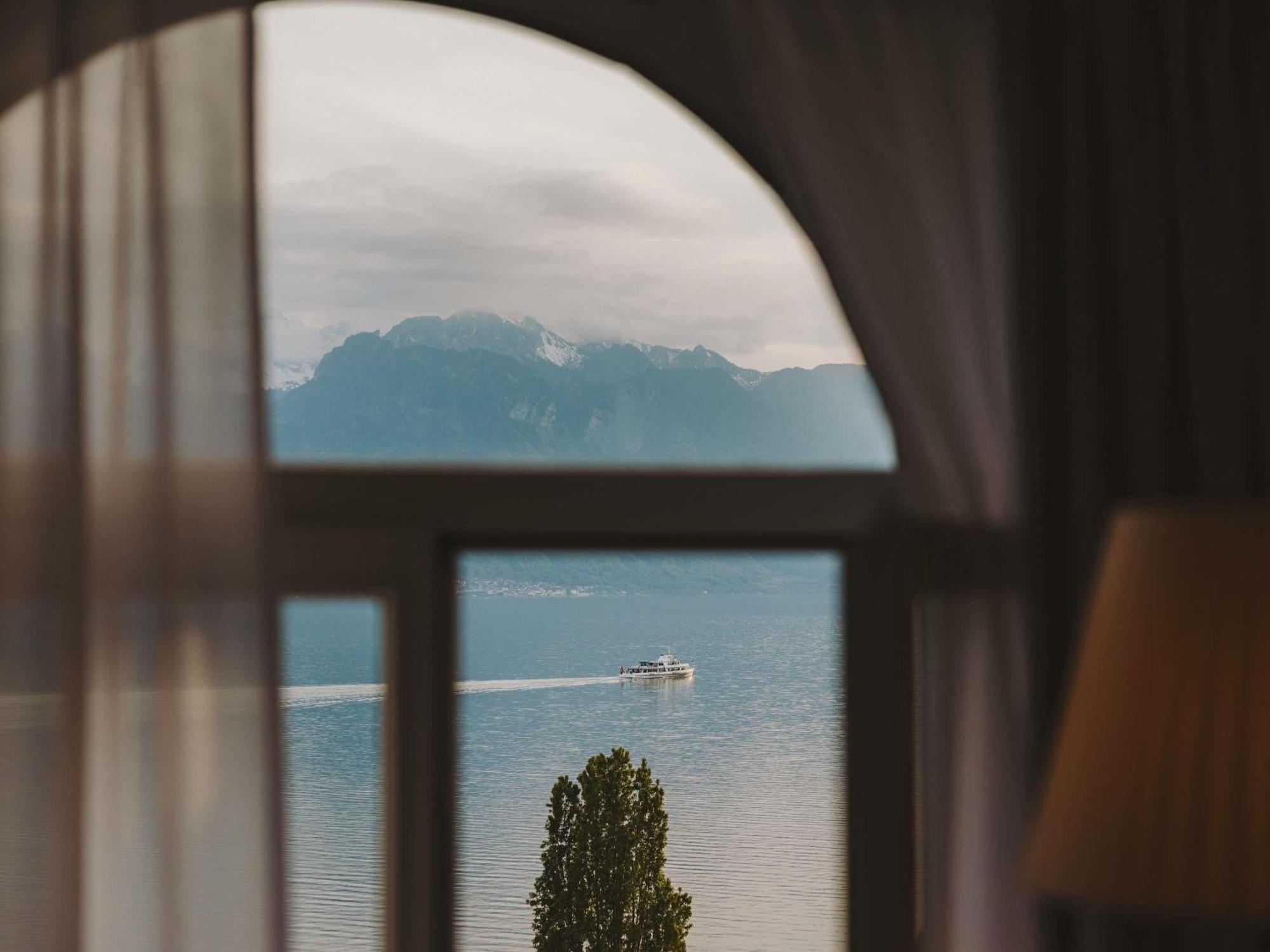 Fairmont Room Lake View