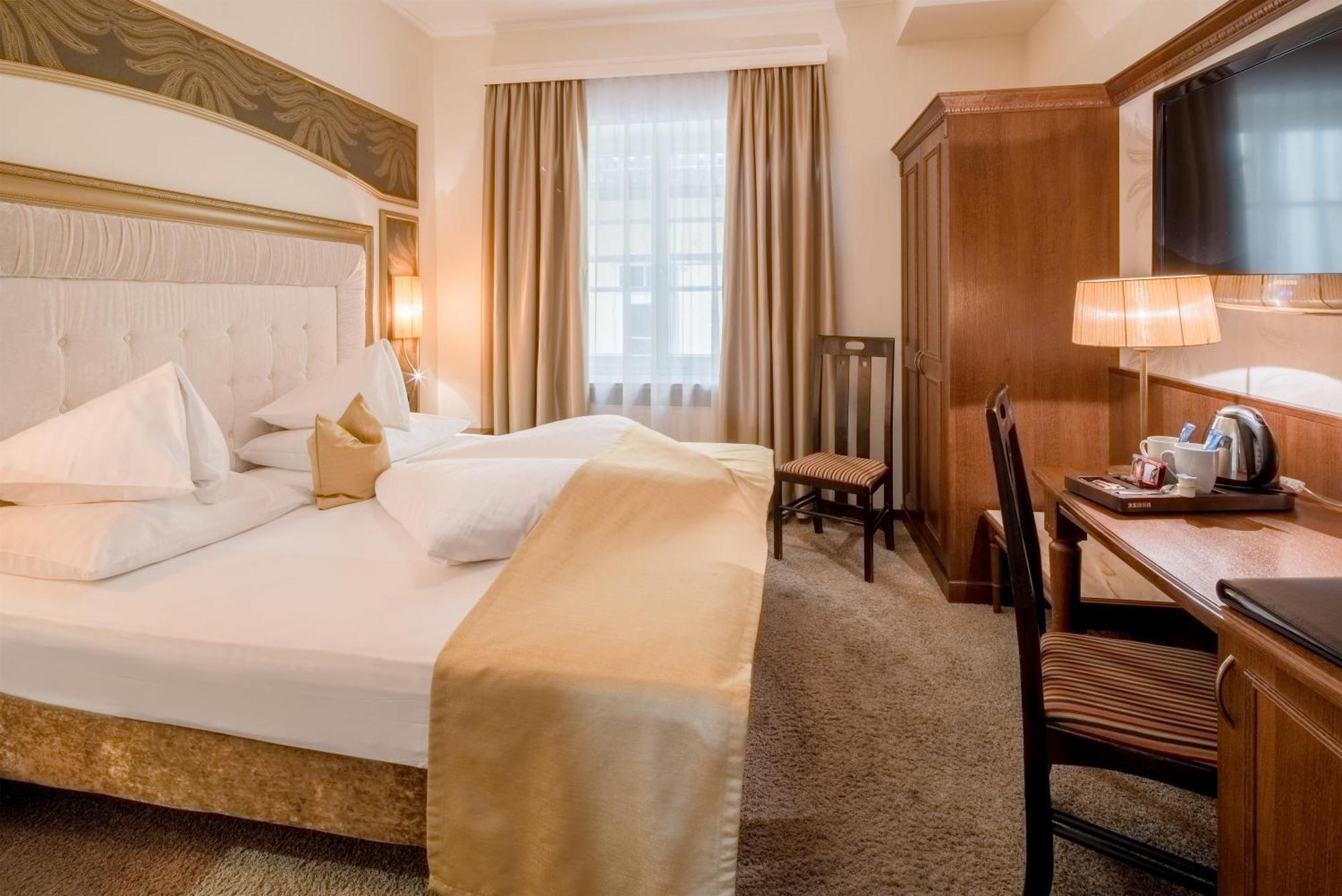 Classic Double Room