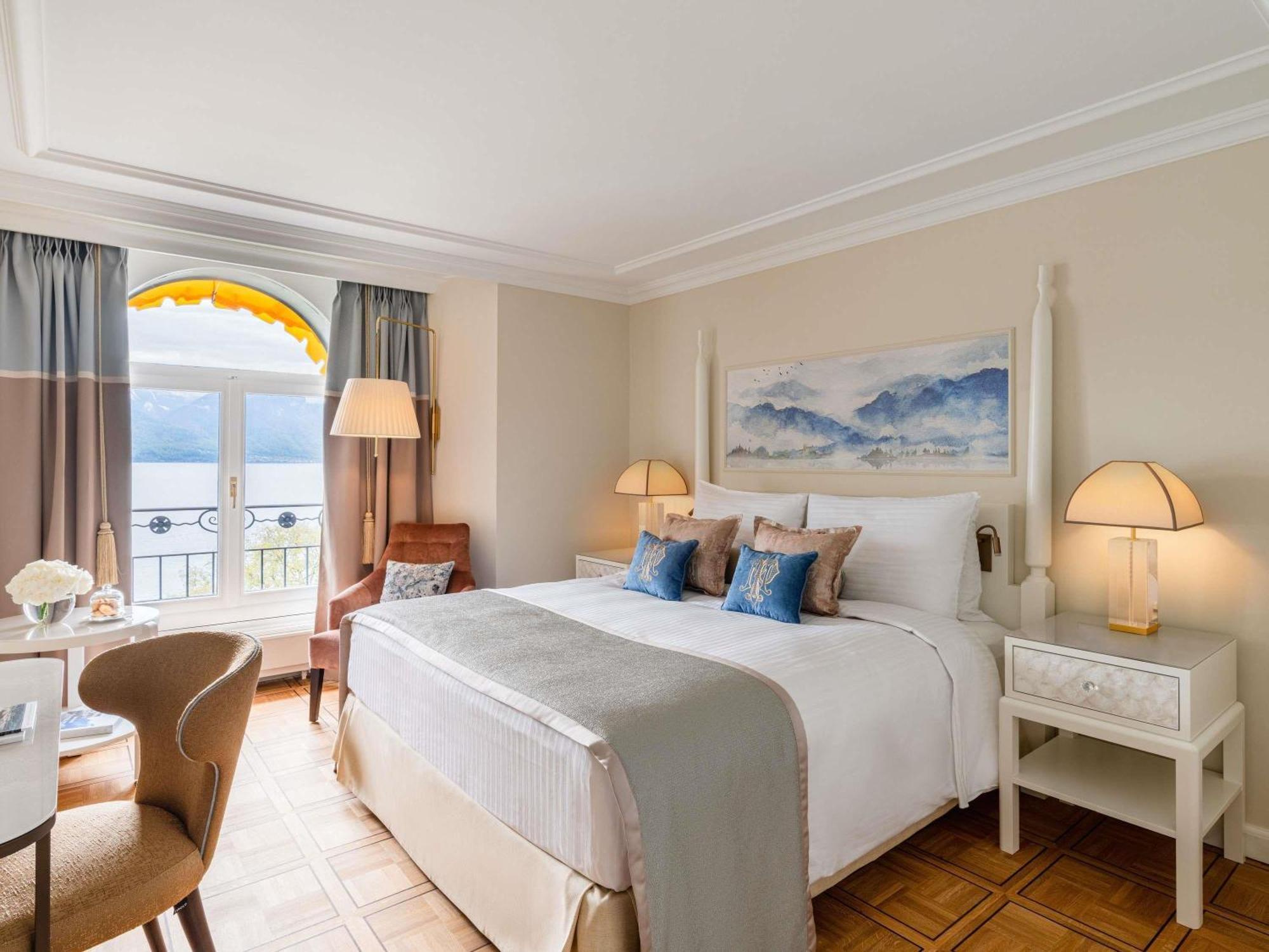 Fairmont Room Lake View