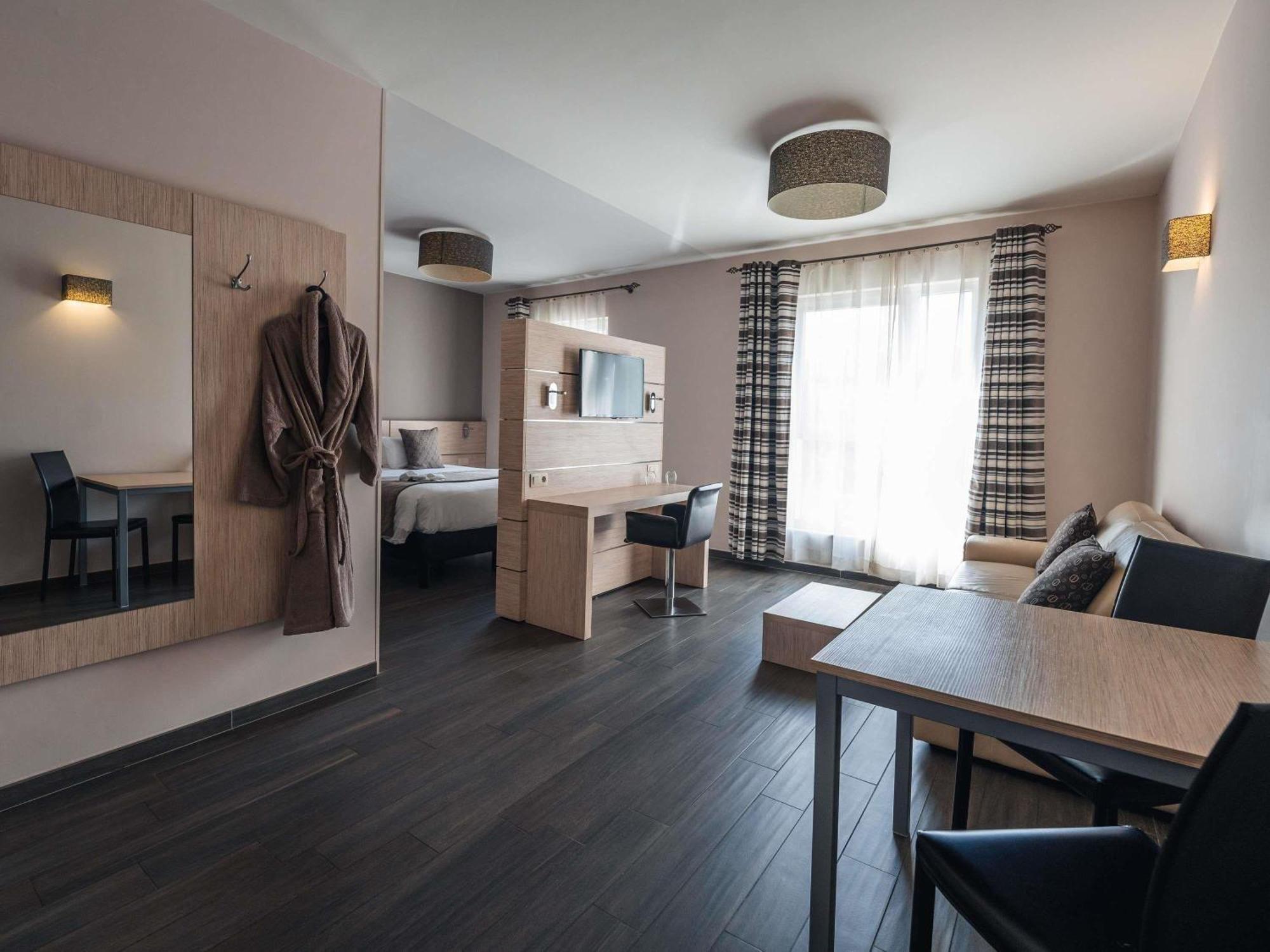 Superior King Room