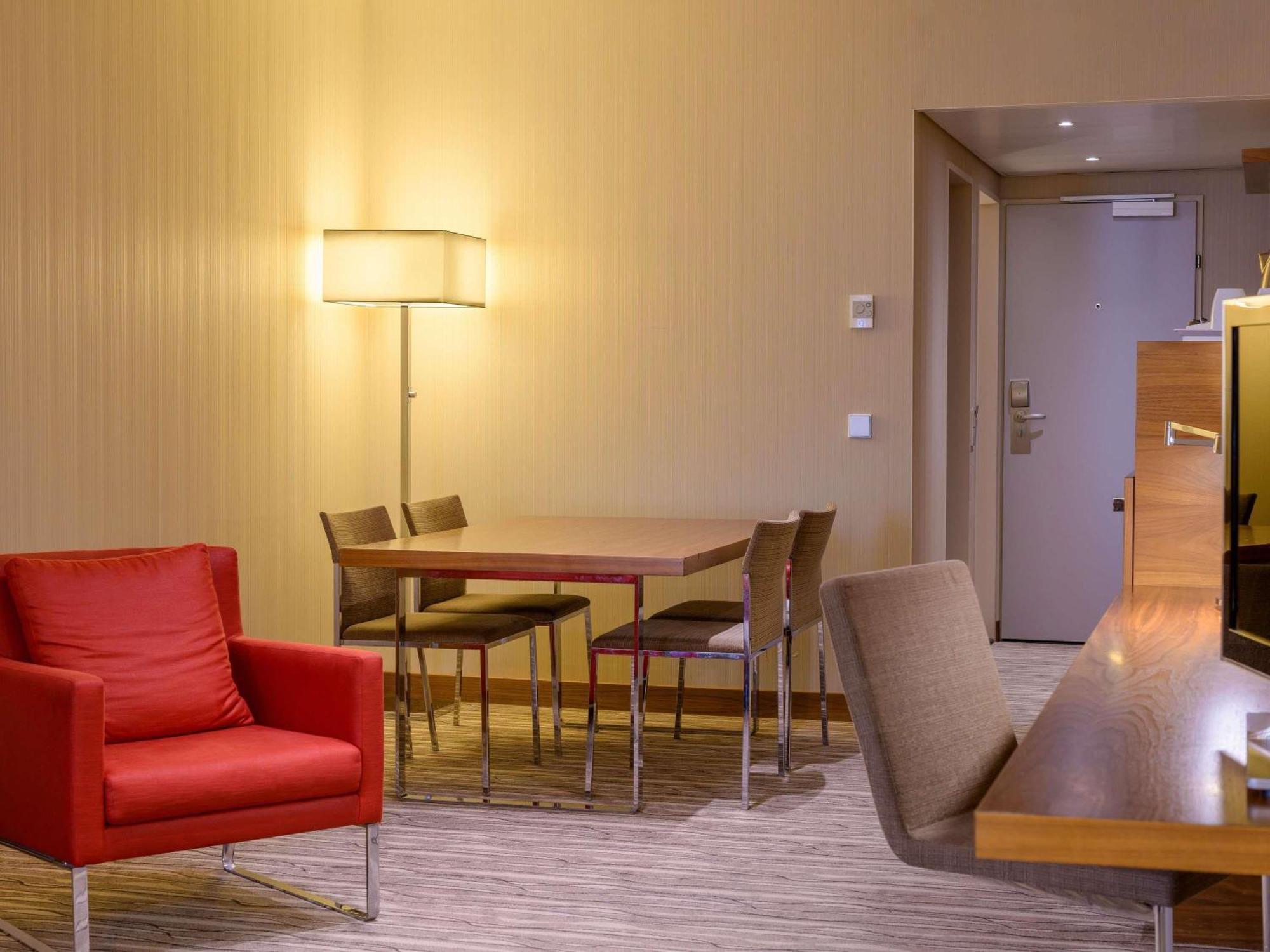 Junior King Suite