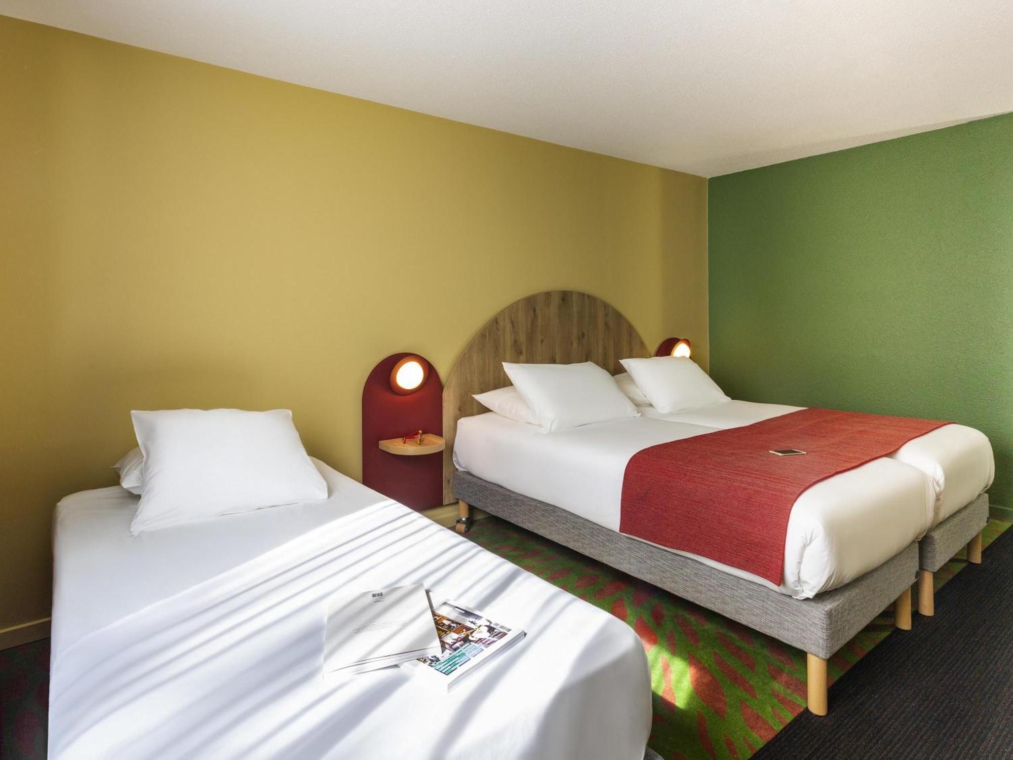 Classic Room Three Single Beds
