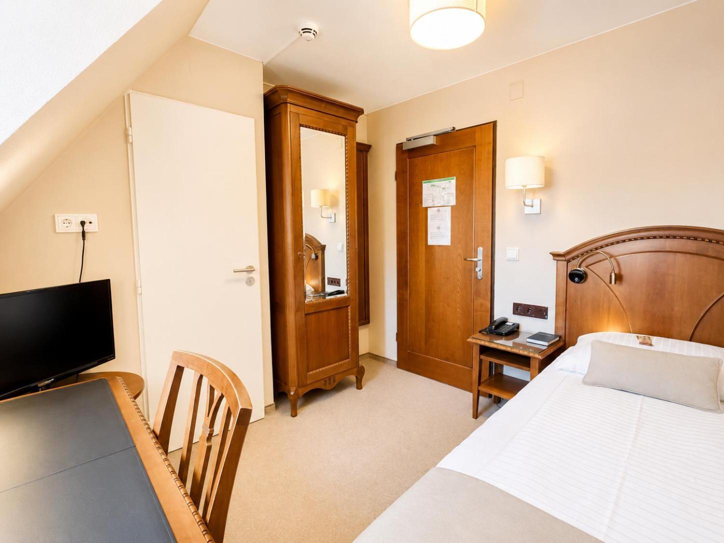 Small Single Room