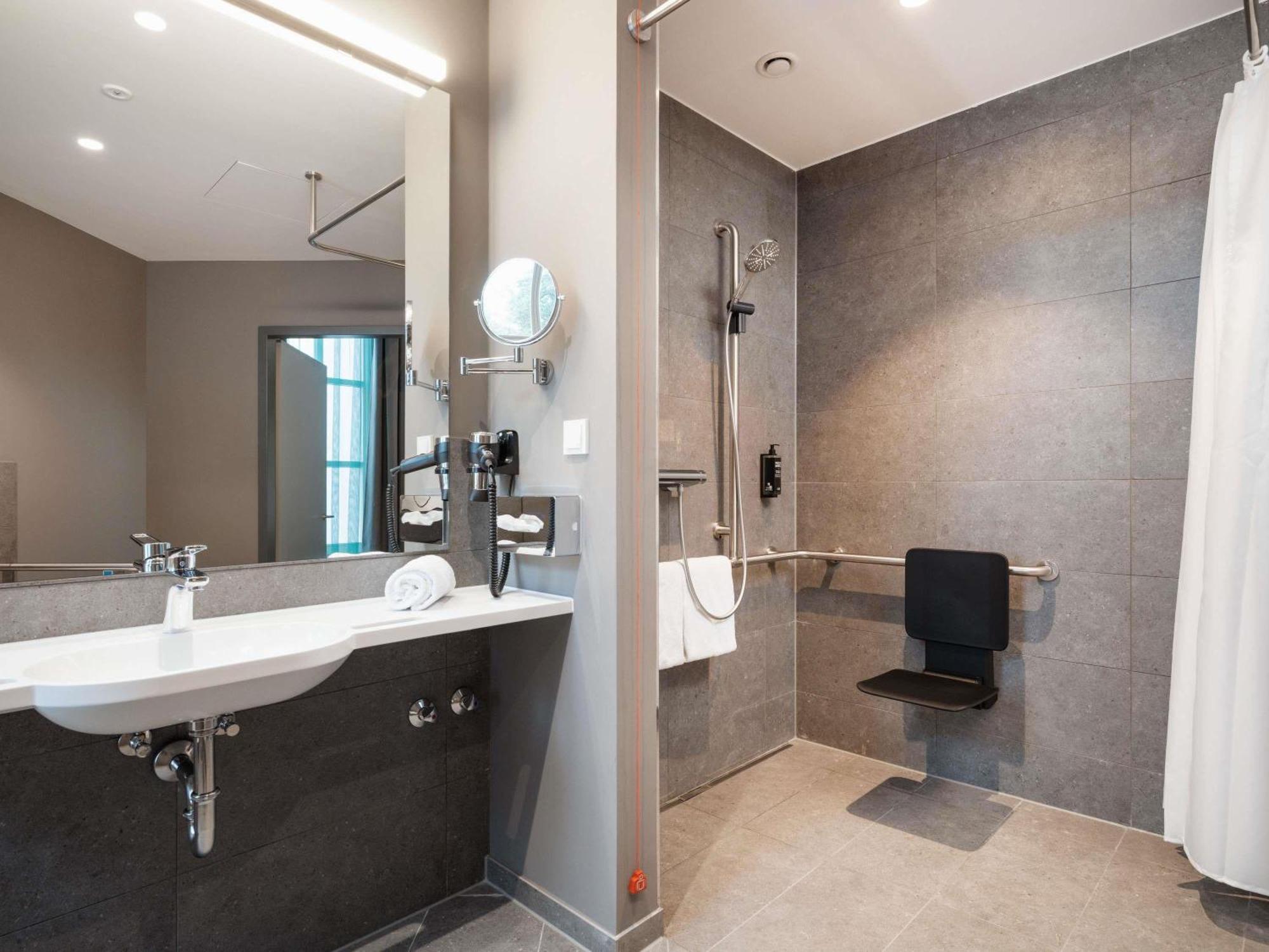 Standard Double Room Mobility Accessible