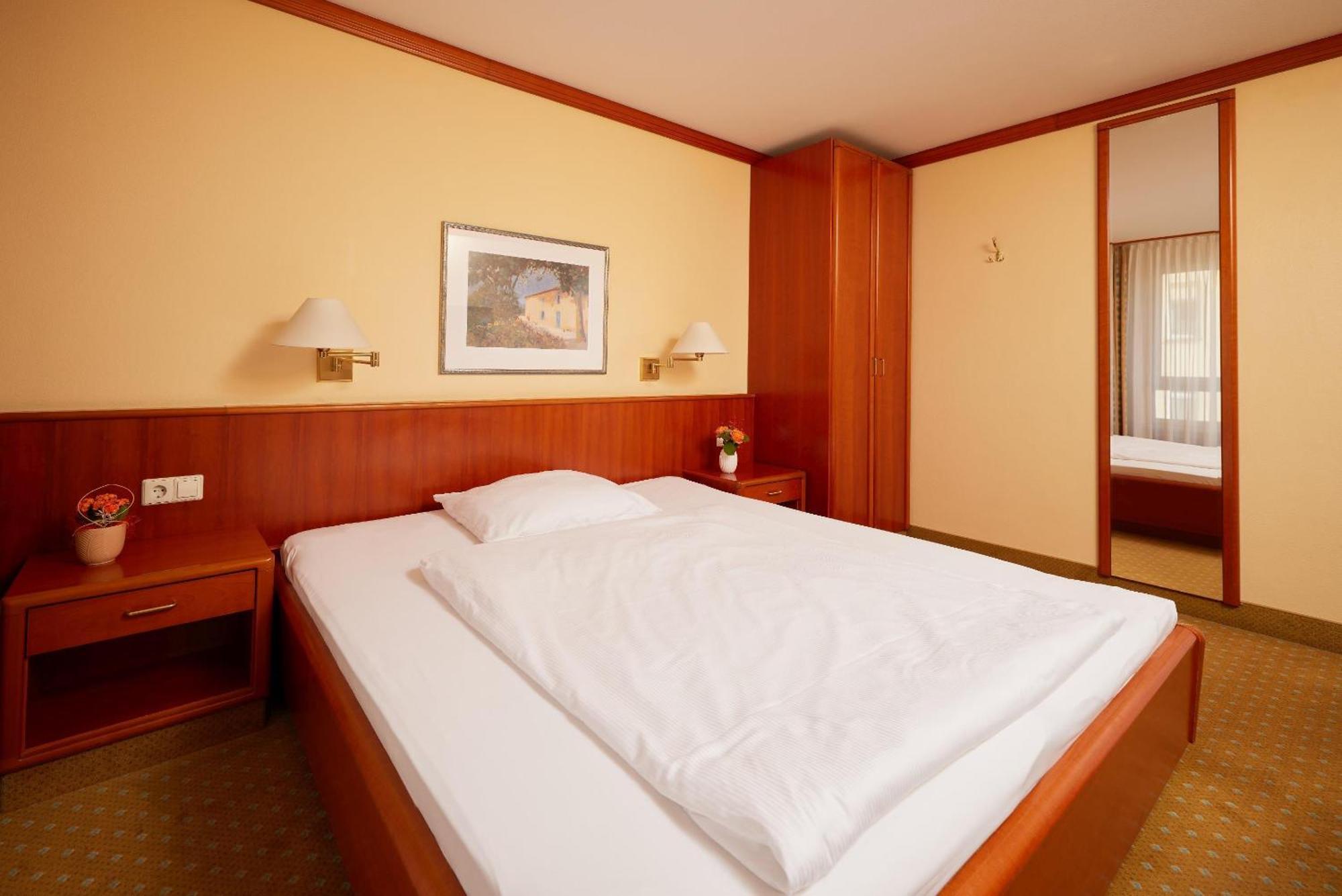 Comfort Queen Room