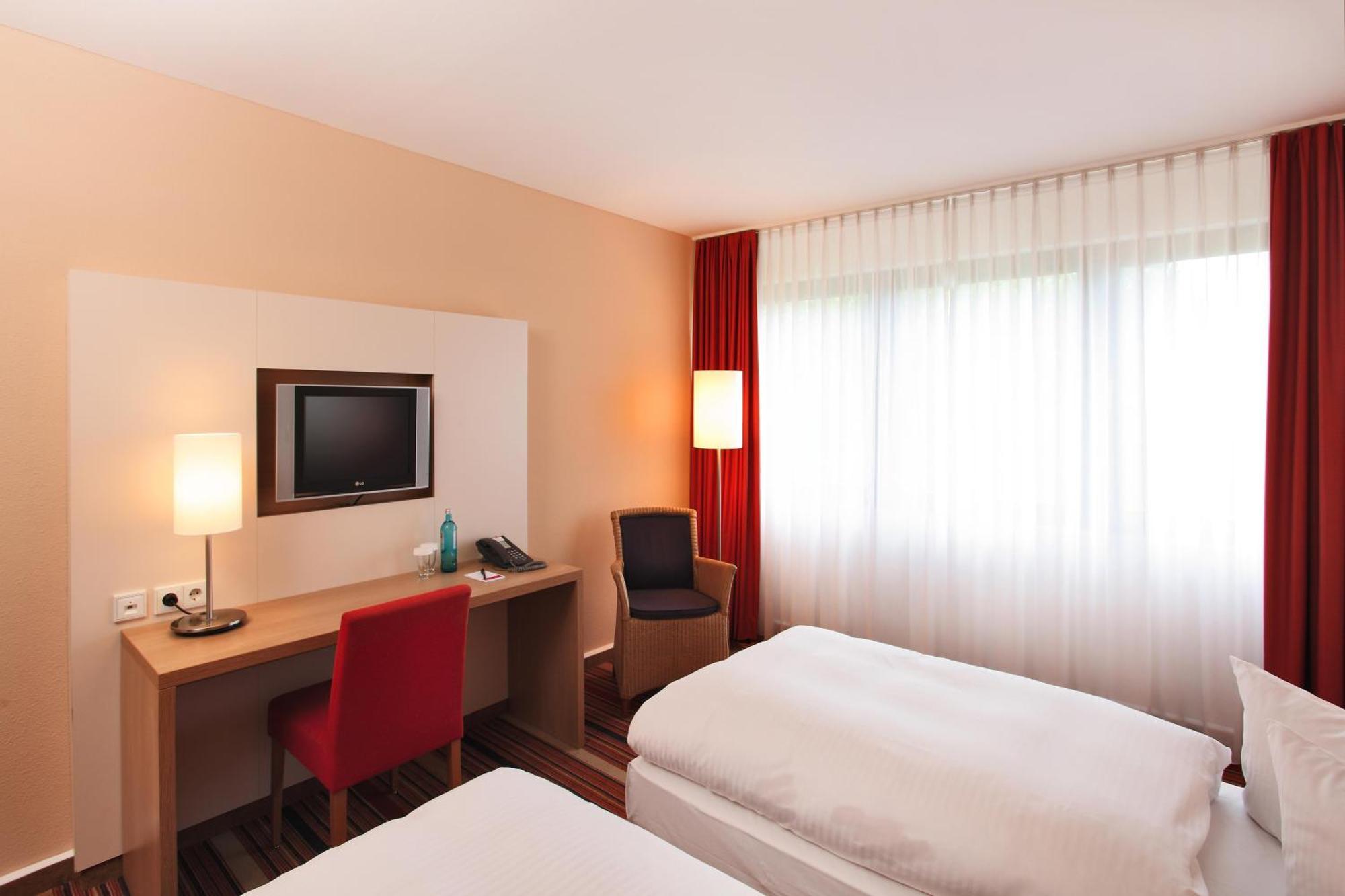 Comfort King Room Convertible into Two Single Beds