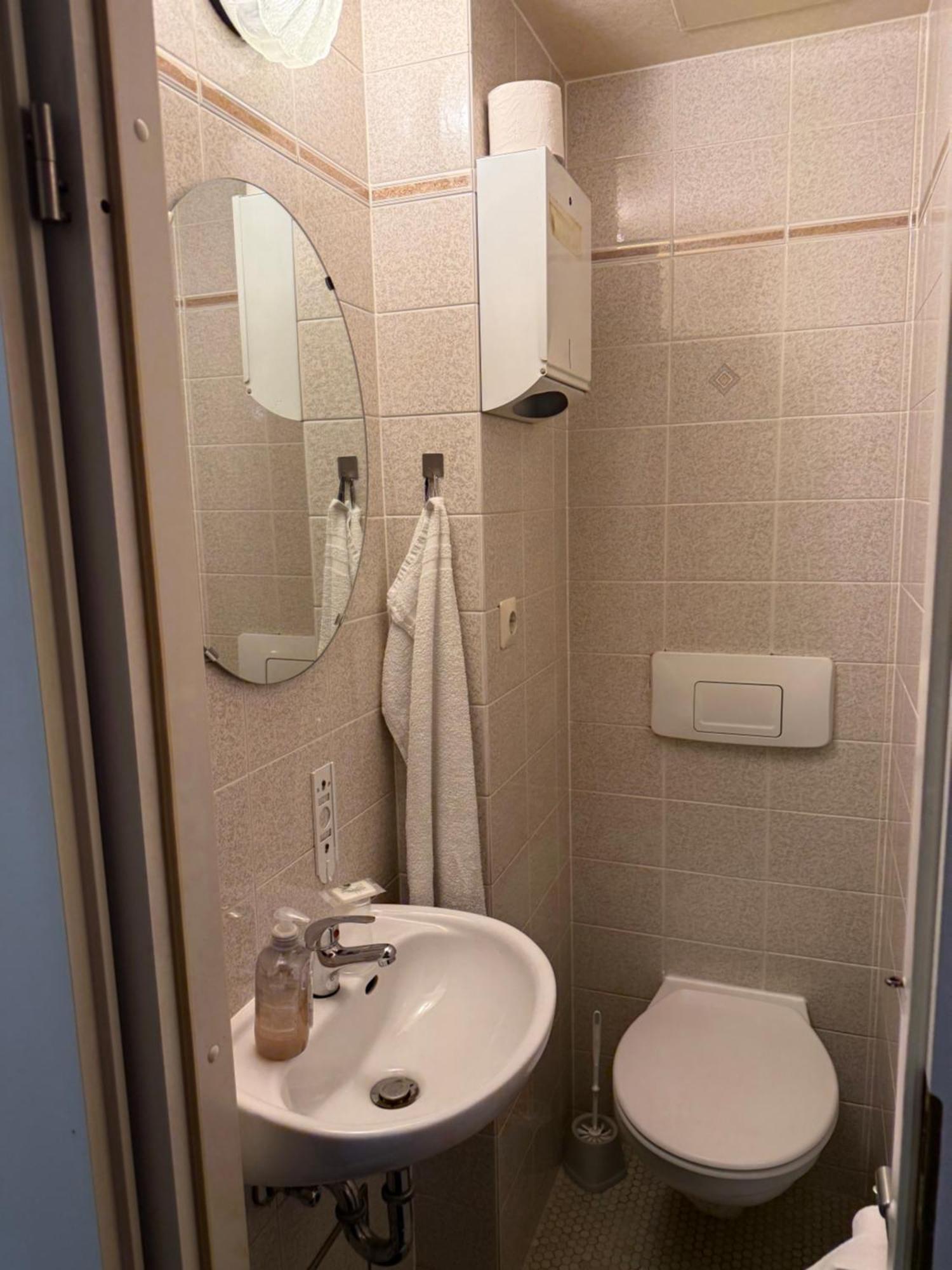 Economy Single Room