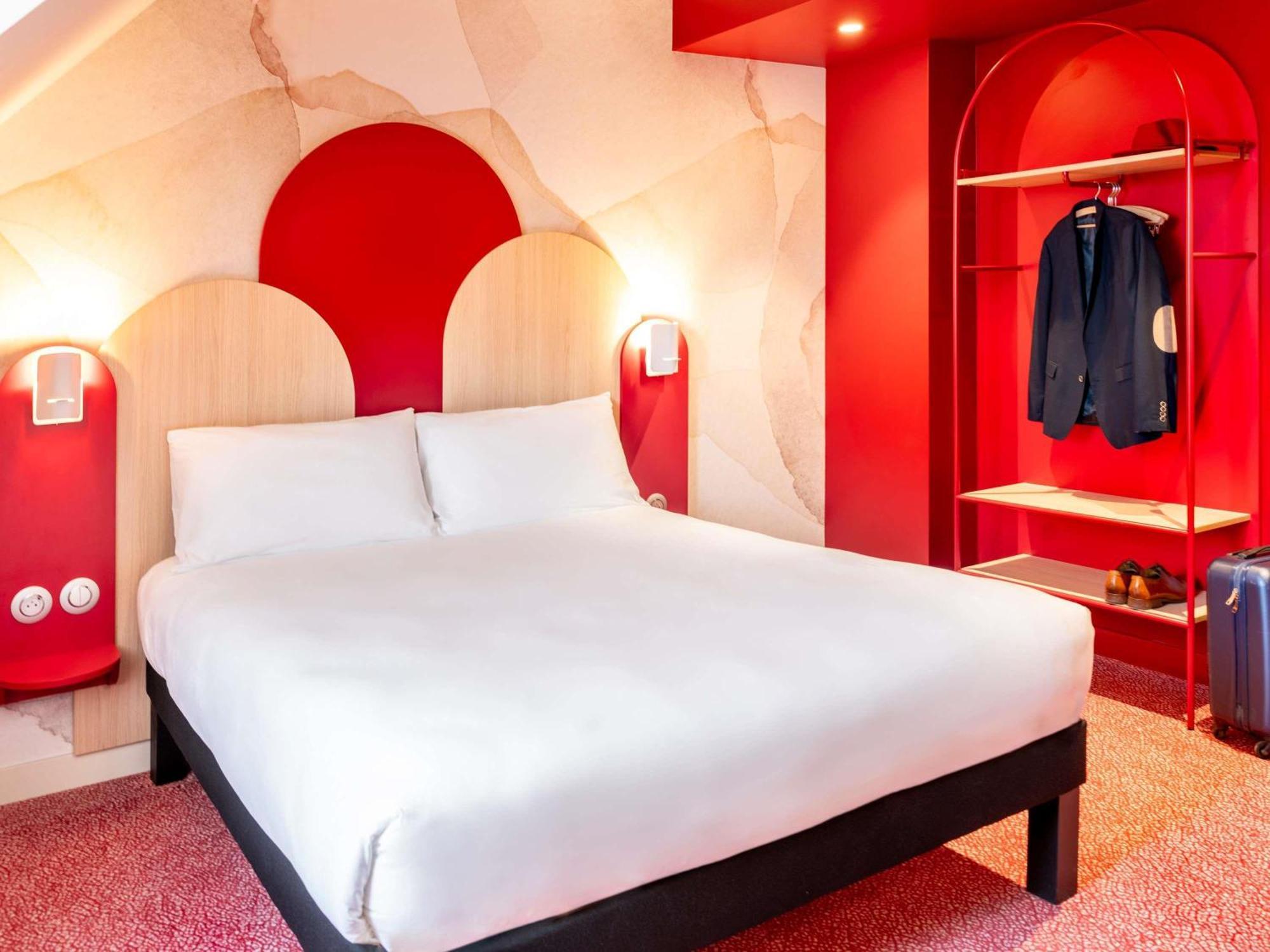 Standard Queen Room