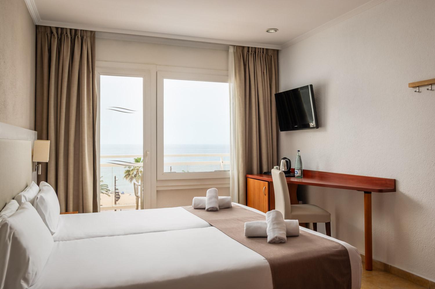 Double or Twin Room Sea View